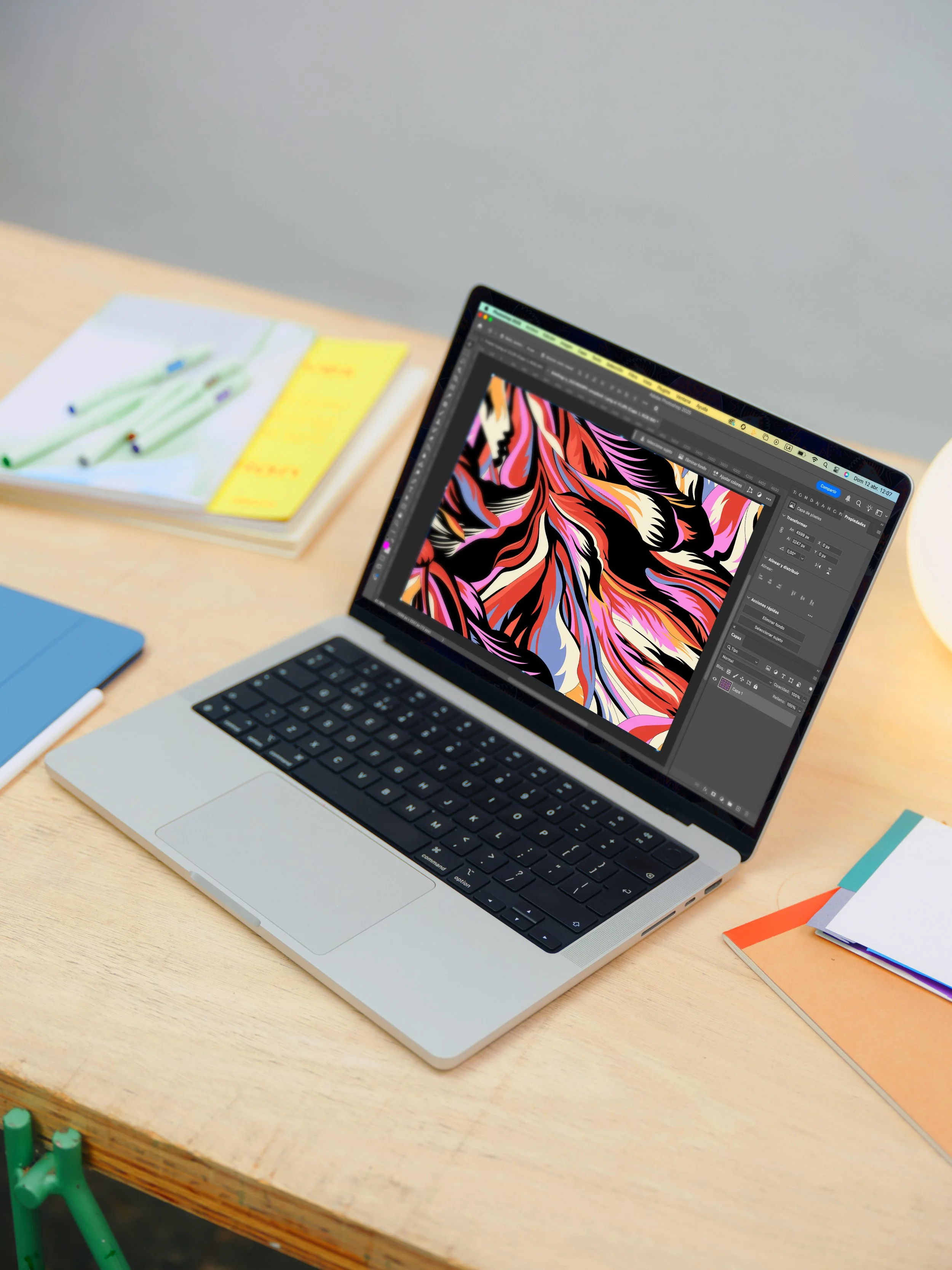 Pantalla de Adobe Photoshop con diseño de estampados textiles