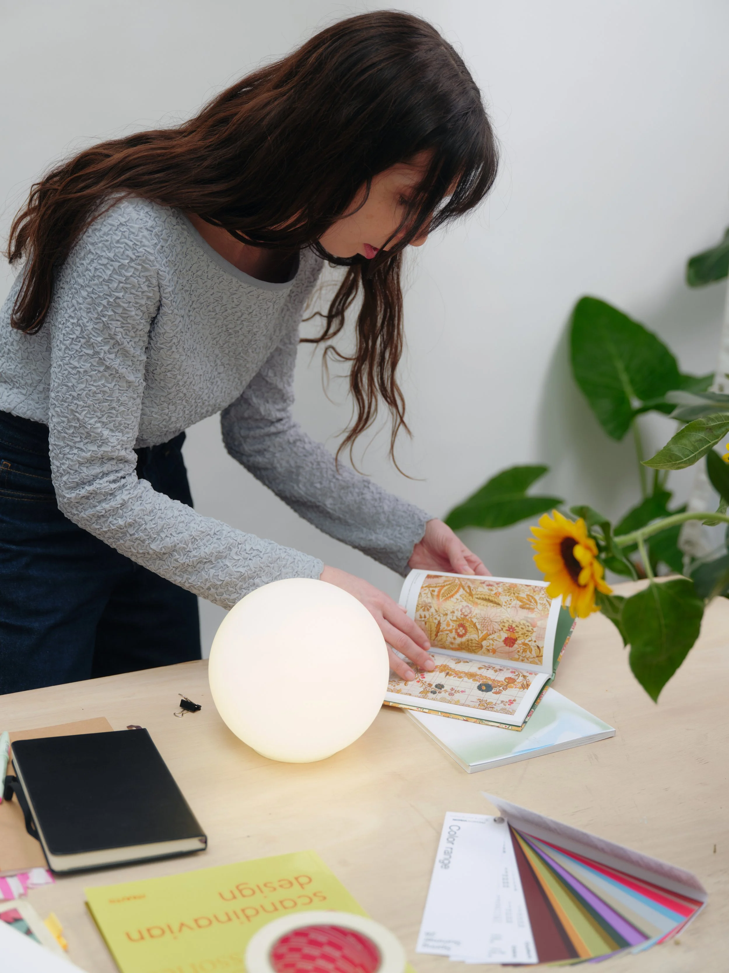 Natasha Spitzer en sesión de consultoría de diseño textil y dirección creativa