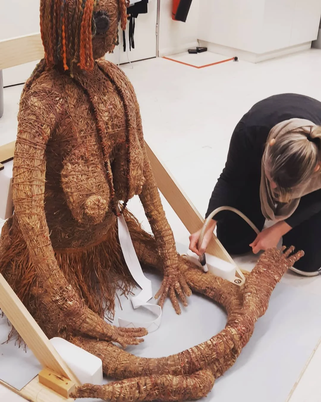 Sculpture Technician - sculpture cleaning