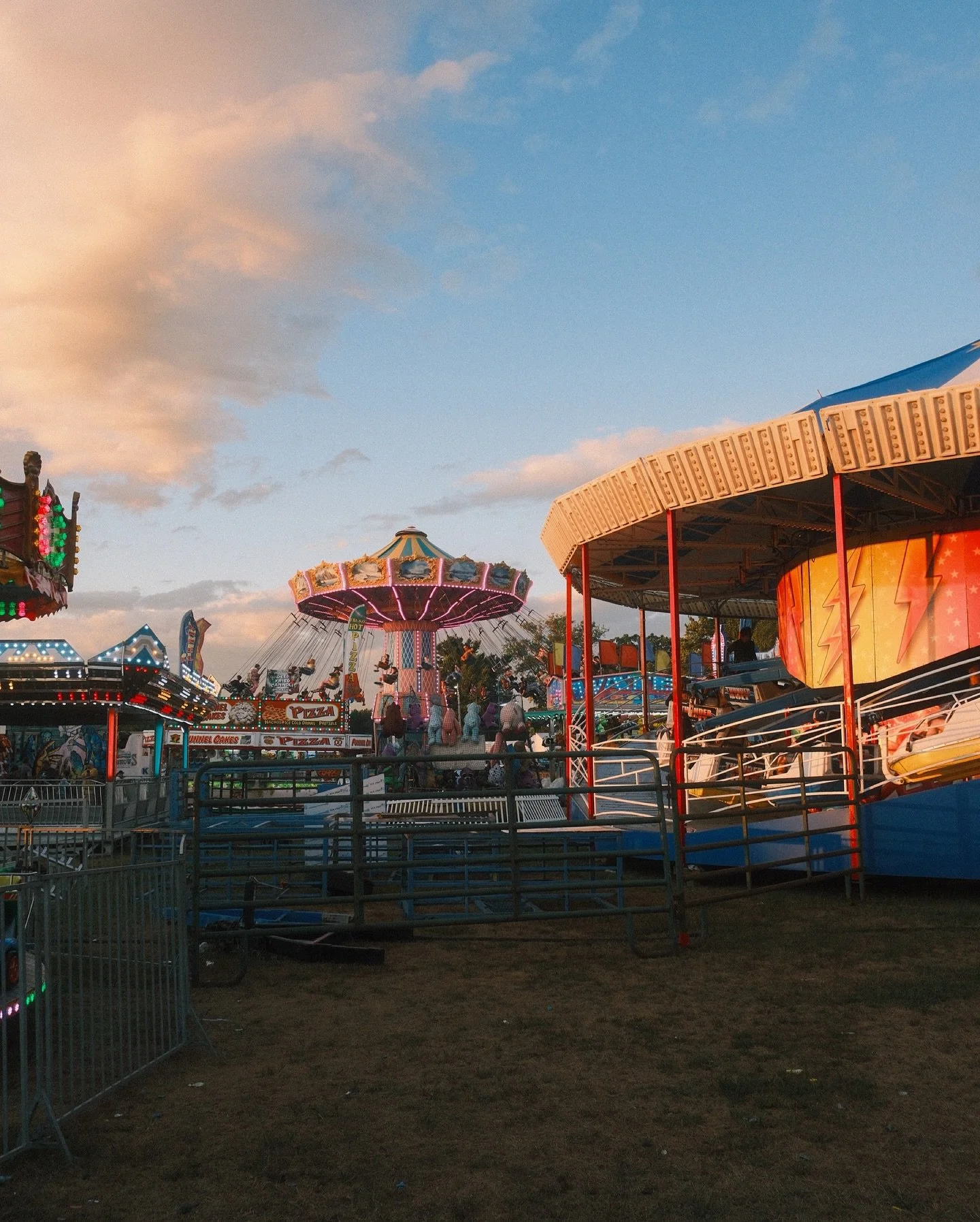 This years @champlainvalleyfair snags 📸 
@fujifilmx_us XE-5 18mm f2
@tiffencompany 1/4 black mist 

#fuji #fair #fairseason #champlainvalleyfair