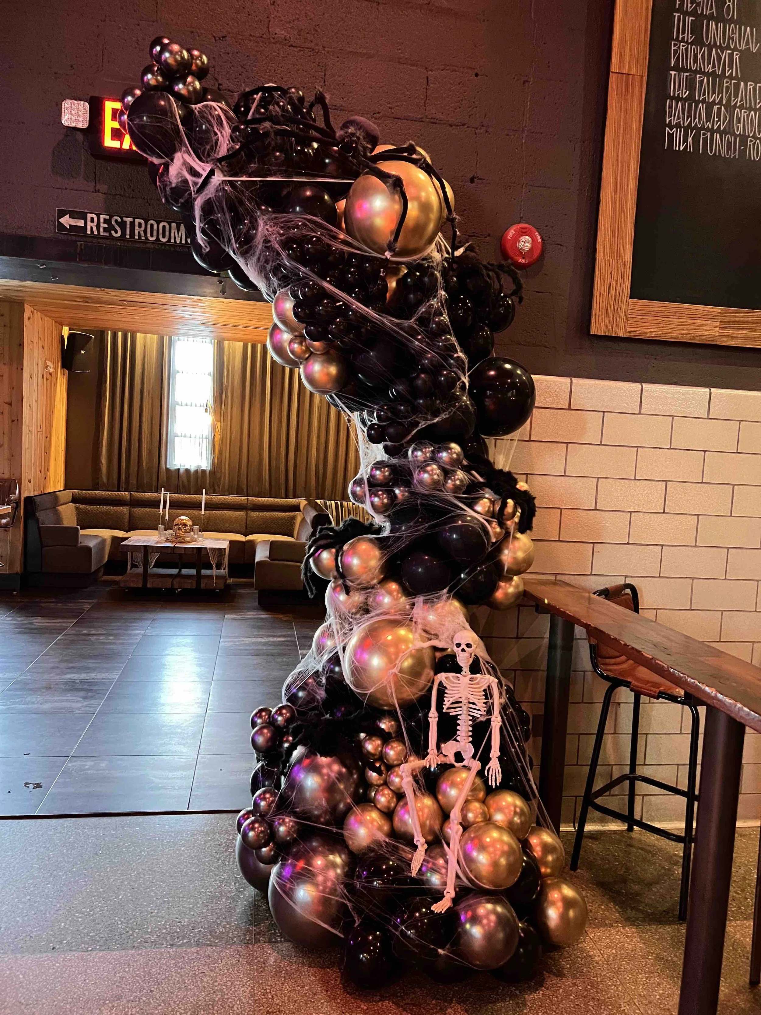 Halloween Balloon Garland.jpg