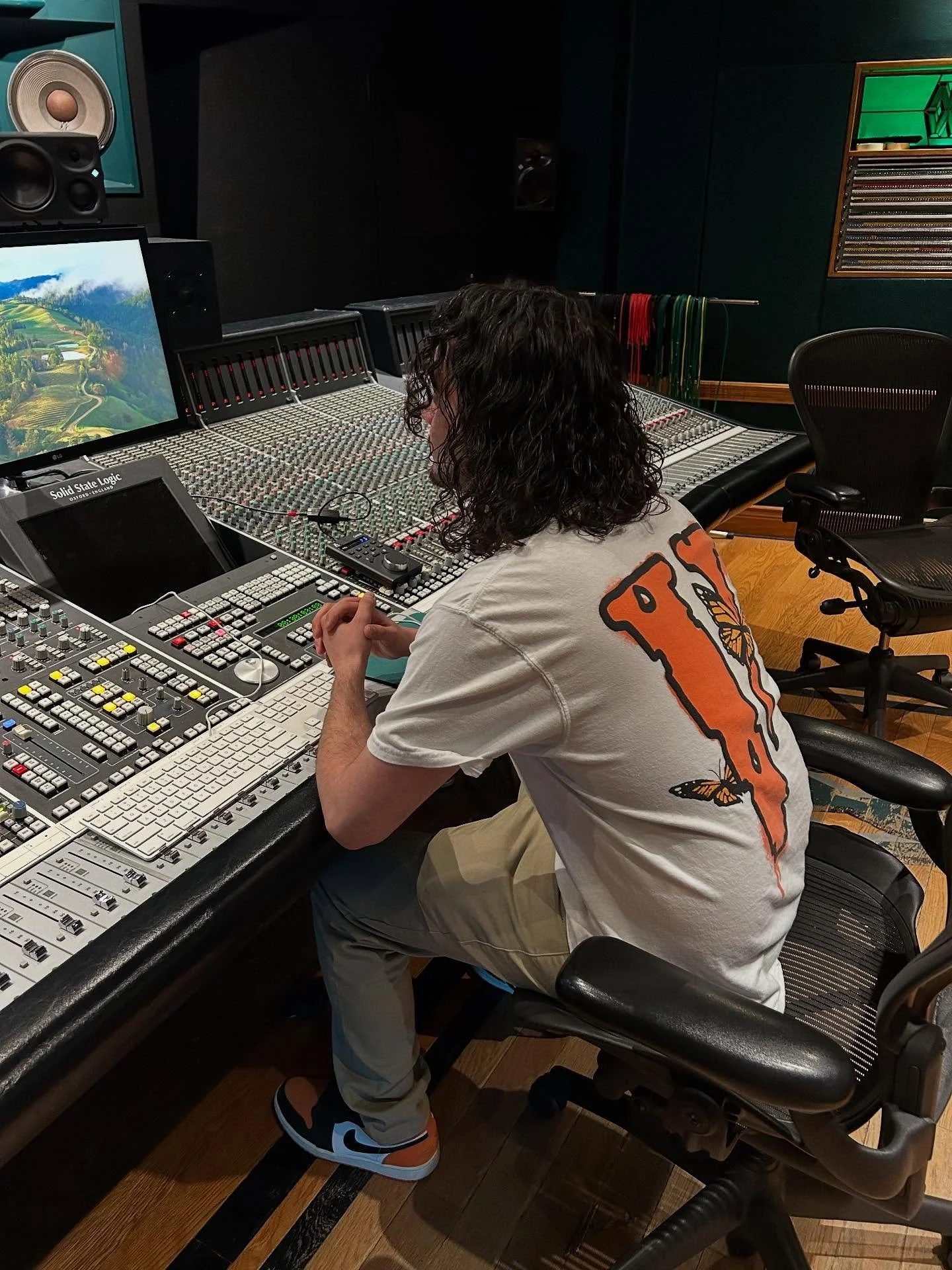 25 and Alive🍾 Grateful for another year full of blessings! 🙏