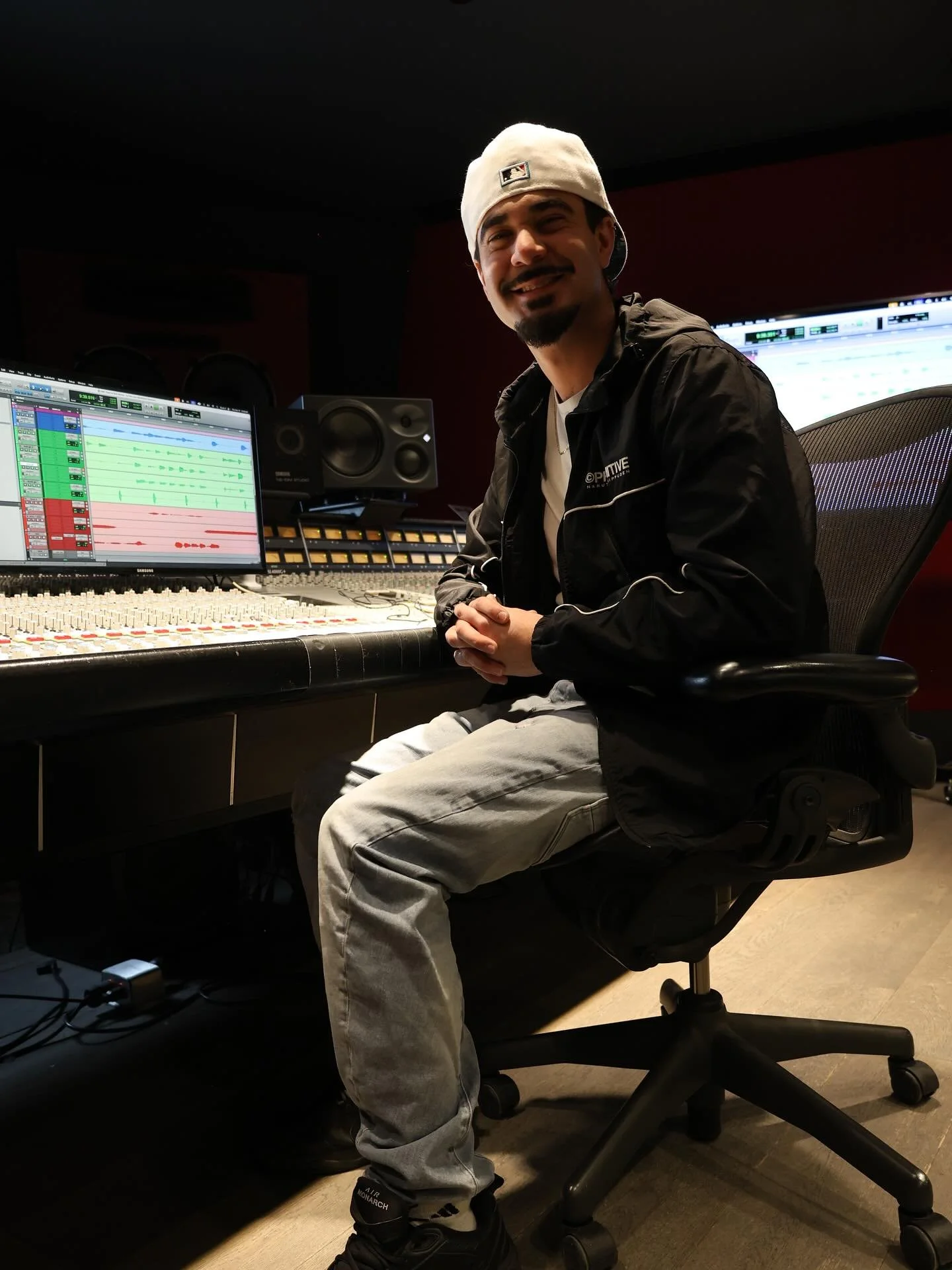 2025 was truly a special year for me. I went back to school, shoutout @thisismetalworks , and got a degree in Audio Production and Sound Engineering. Thats two degrees under my belt now! 

I began properly Producing and Engineering this year. I hoste