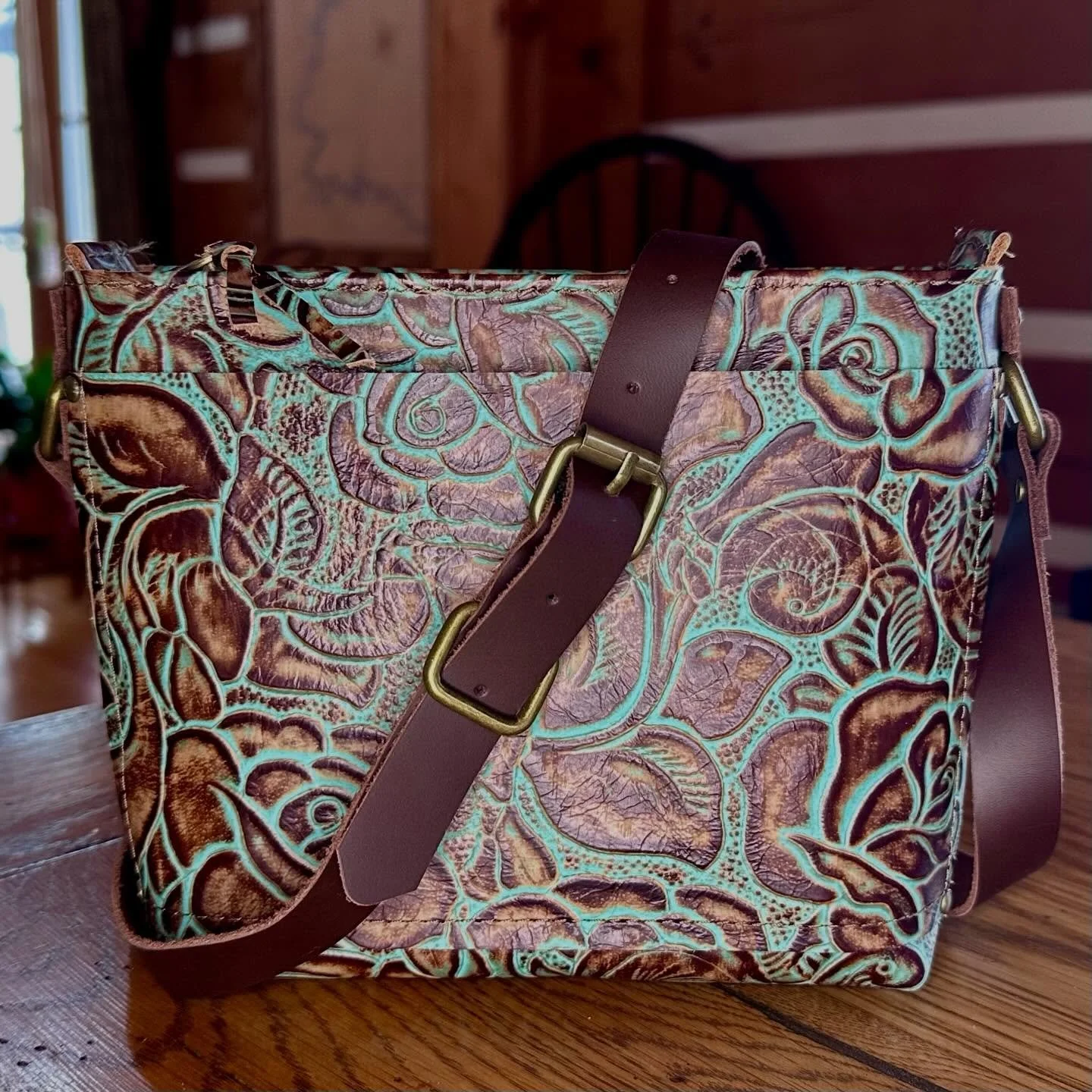 I really love with this new style I just finished! A custom request for a rectangular bag in this beautiful Rose Turquoise leather led to a wider strap and zipper update - and it's a game-changer! I can make this new style in any color leather that I