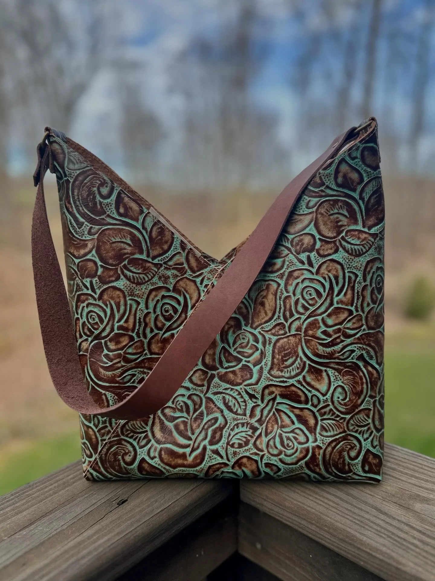 It's a great day for a new Emily bag! I offer various leather styles and colors to match your unique taste. I can also create a two-tone design if you love bold leather but want a more subtle look. Send me a message for more information. www.hbkleath