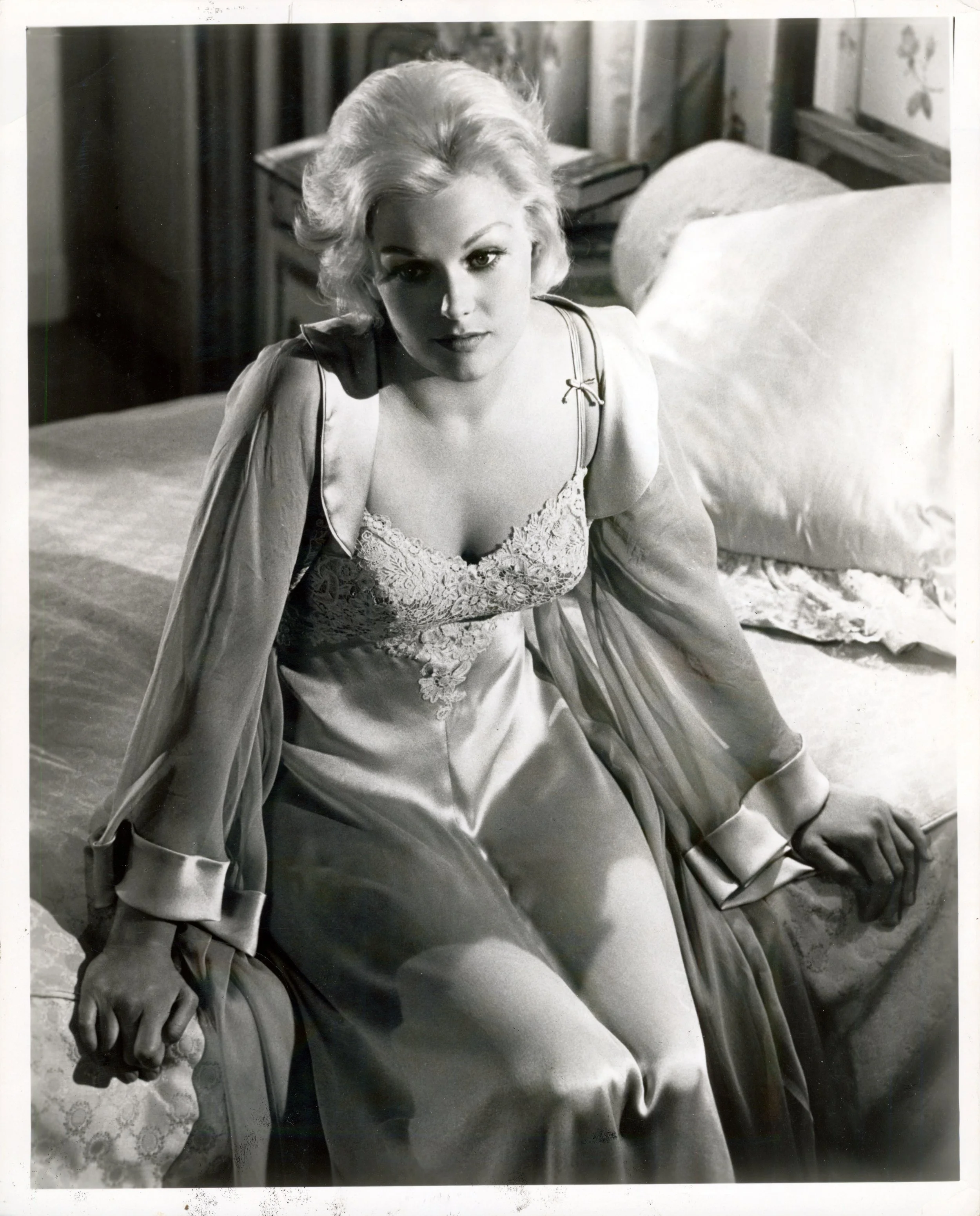 Kim Novak in Juel Park for Columbia Pictures 1957 “Jeanne Eagles”