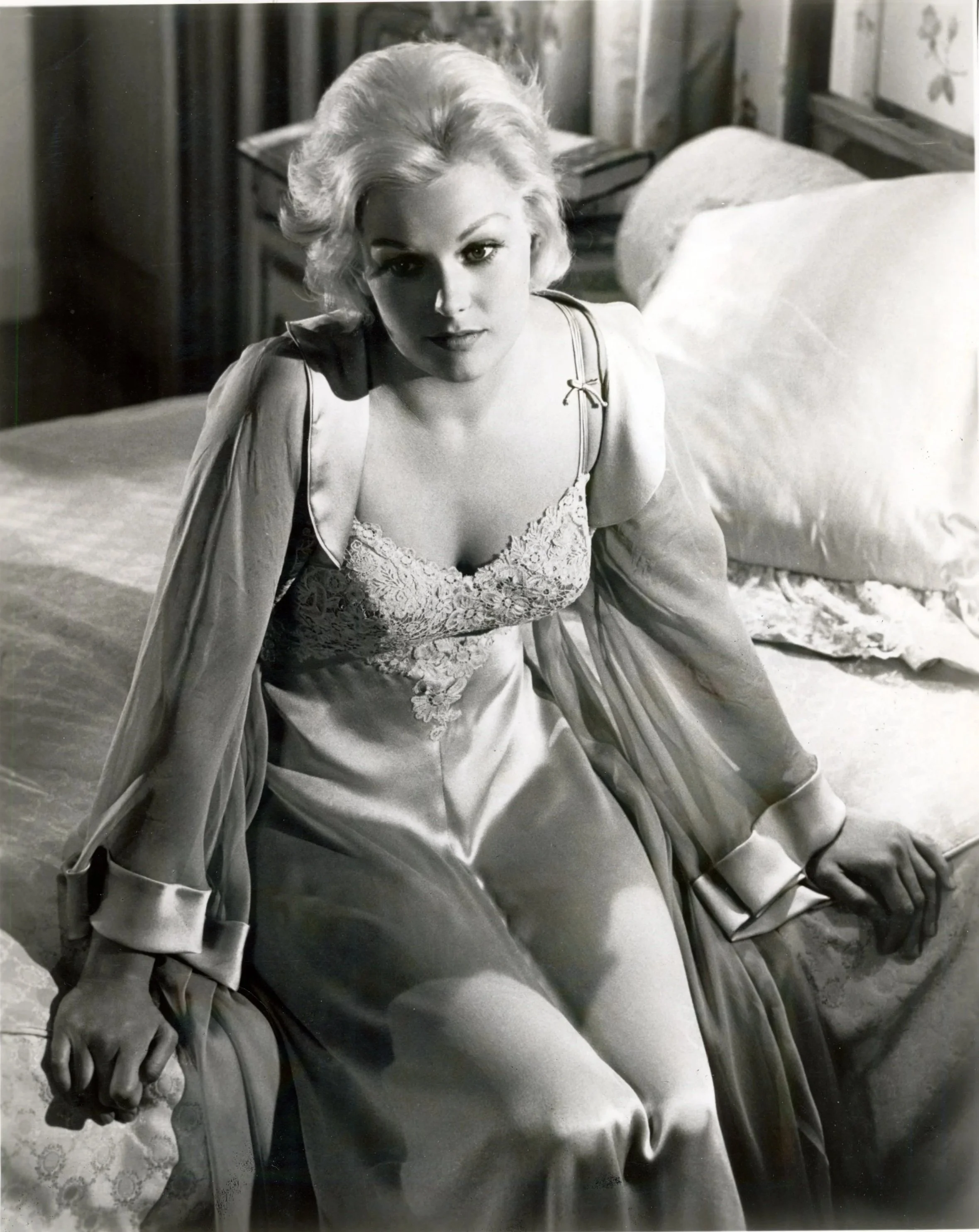 Kim Novak in Juel Park for Columbia Pictures 1957 “Jeanne Eagles”