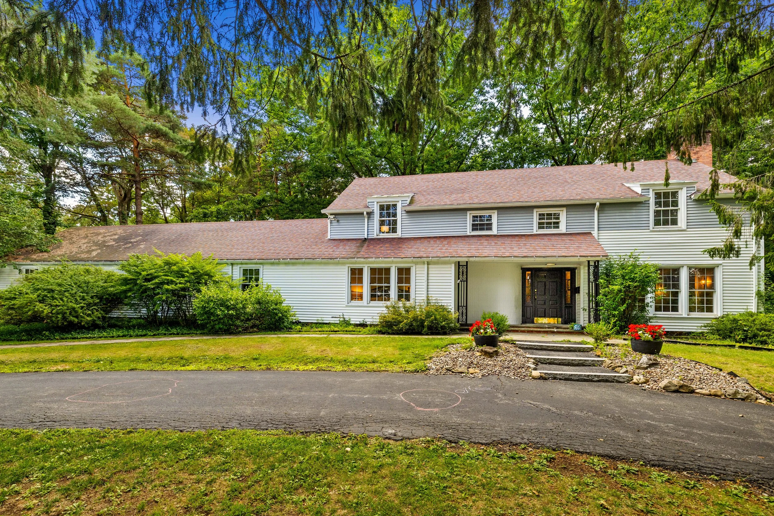 30 Jordan Rd, New Hartford