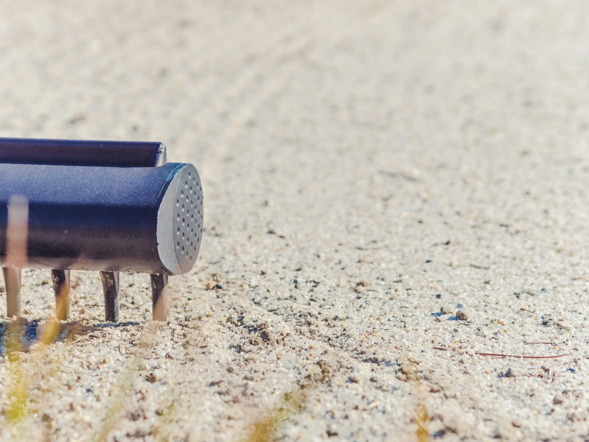 ショットが映える白いバンカー砂を取り扱っています