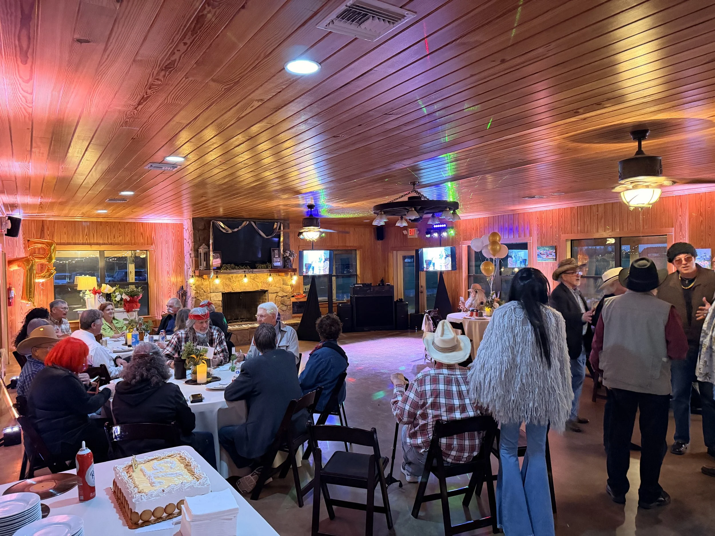 Wedding reception in Fairhope, Alabama with DJ entertainment, custom lighting, and a full dance floor by Somar Premier Events. Designed for a seamless flow from dinner to dancing, creating an elevated Gulf Coast wedding experience.