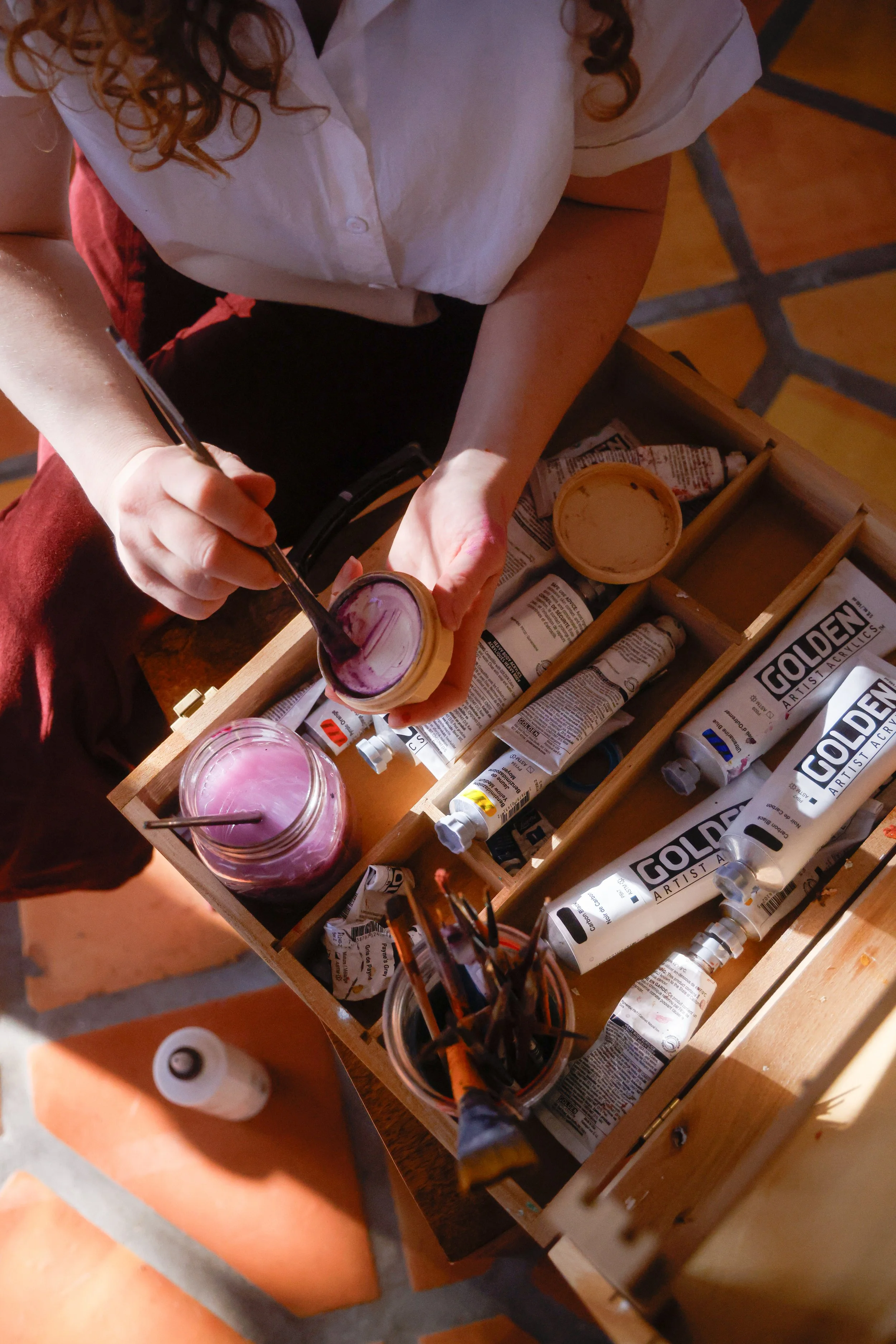 Emily Bharatiya- Personal Brand- Painter- Photography by Thais Coy at Fiebre