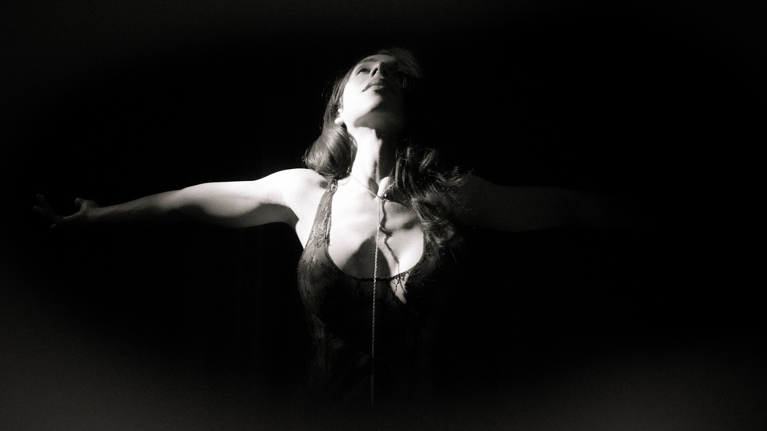 THE STARLET - EMCEE STUDIOS - 2025