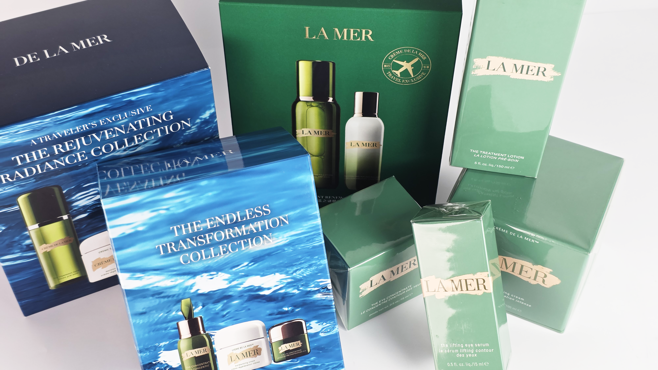 La Mer bundle packaging featuring a variety of luxury products and their matching BAC cartons, showcasing high-quality print finishes across the collection