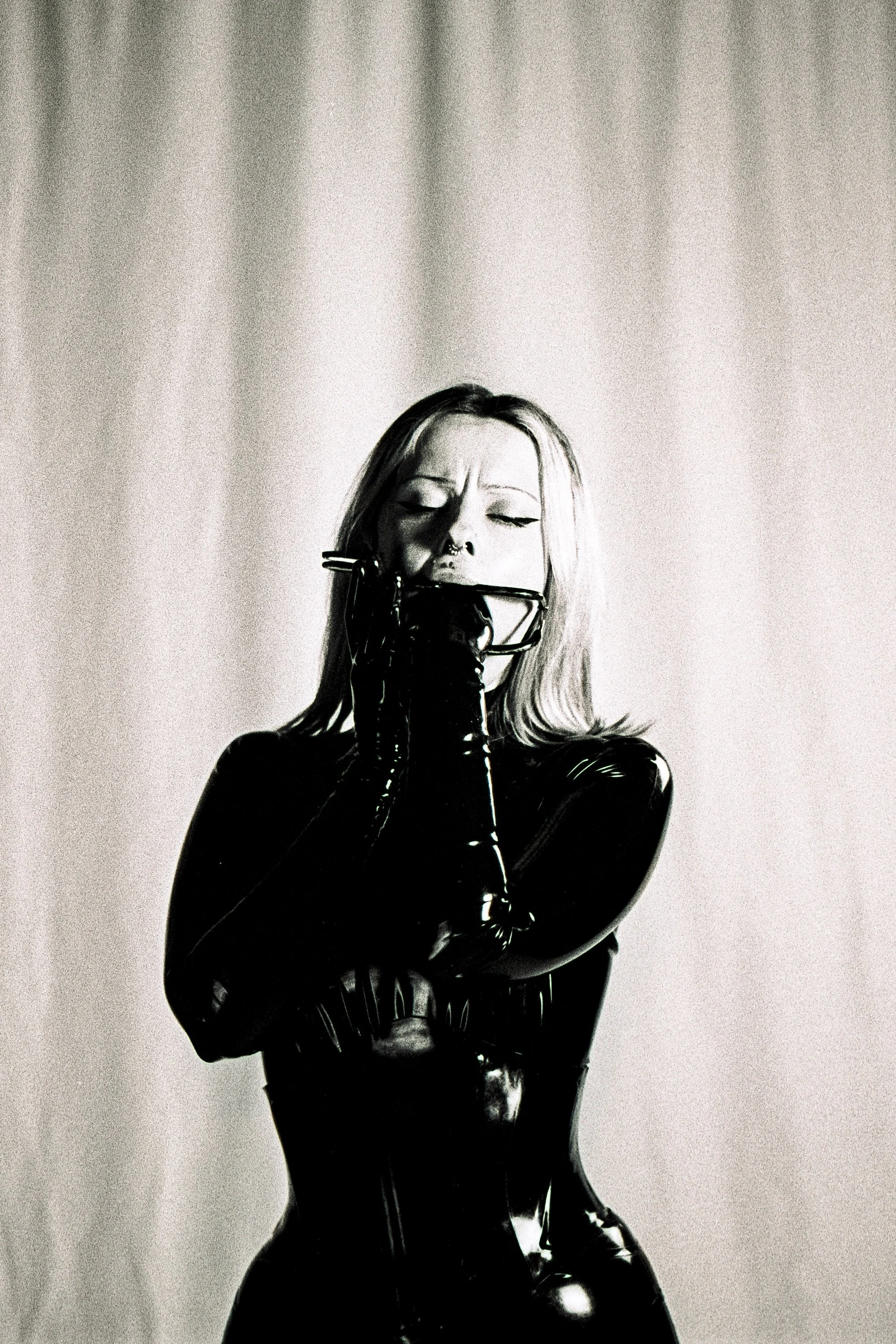 August 35mm 400TX Latex-16 copy.jpg