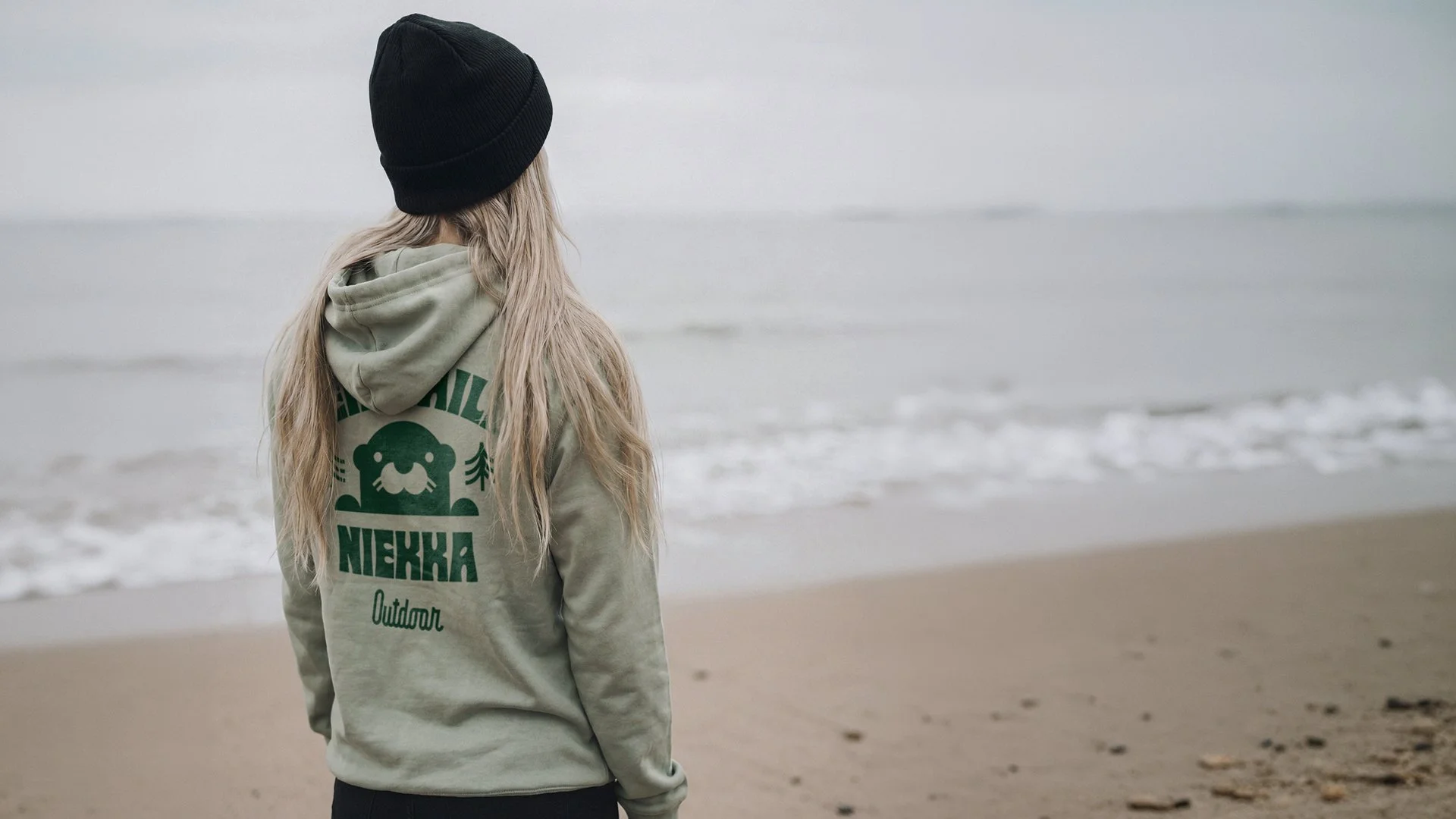 hoodie_back_16x9.jpg