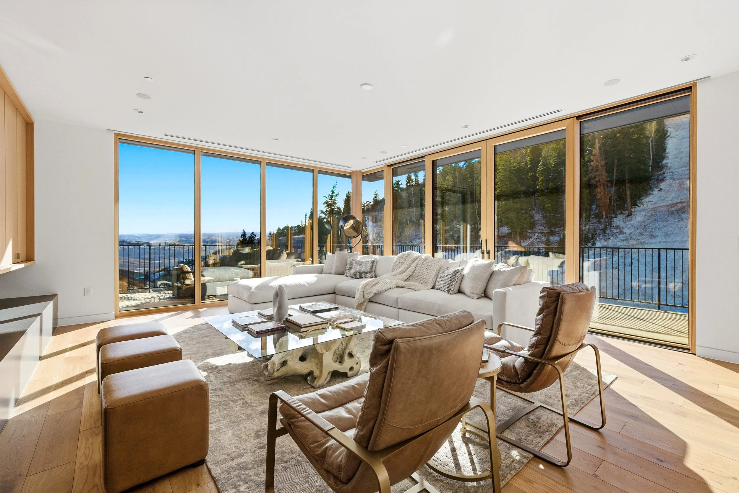 16 Hero DSC00808.jpg