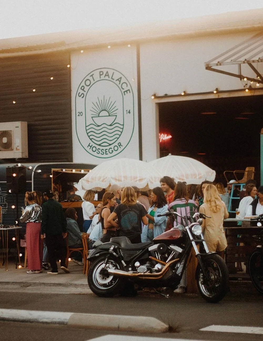 Rassemblement moto chez spot palace, hossegor, dans les landes