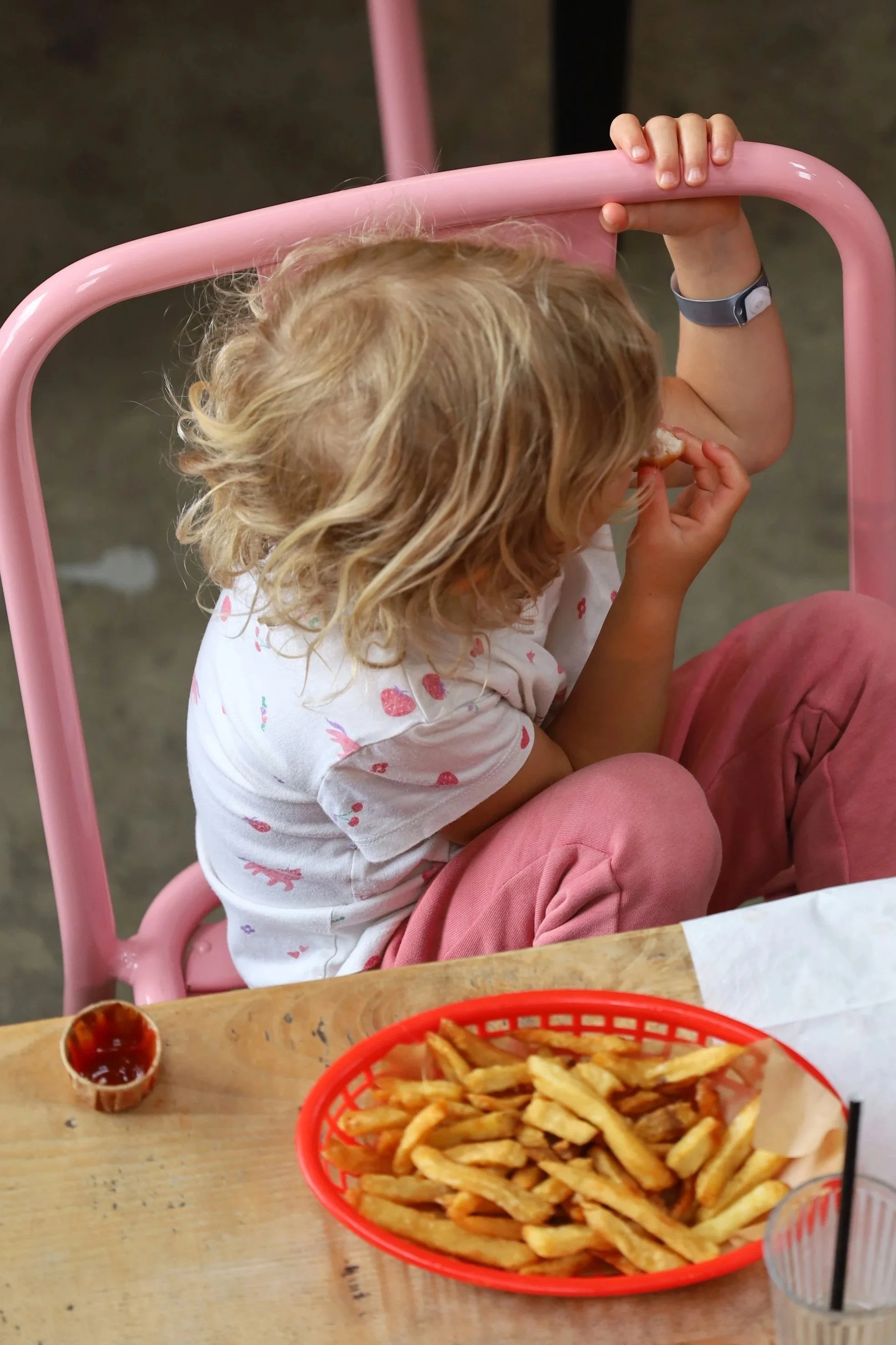 Spot palace, restaurant kids friendly. Formule enfant, avec burger, nuggets et des frites maison.