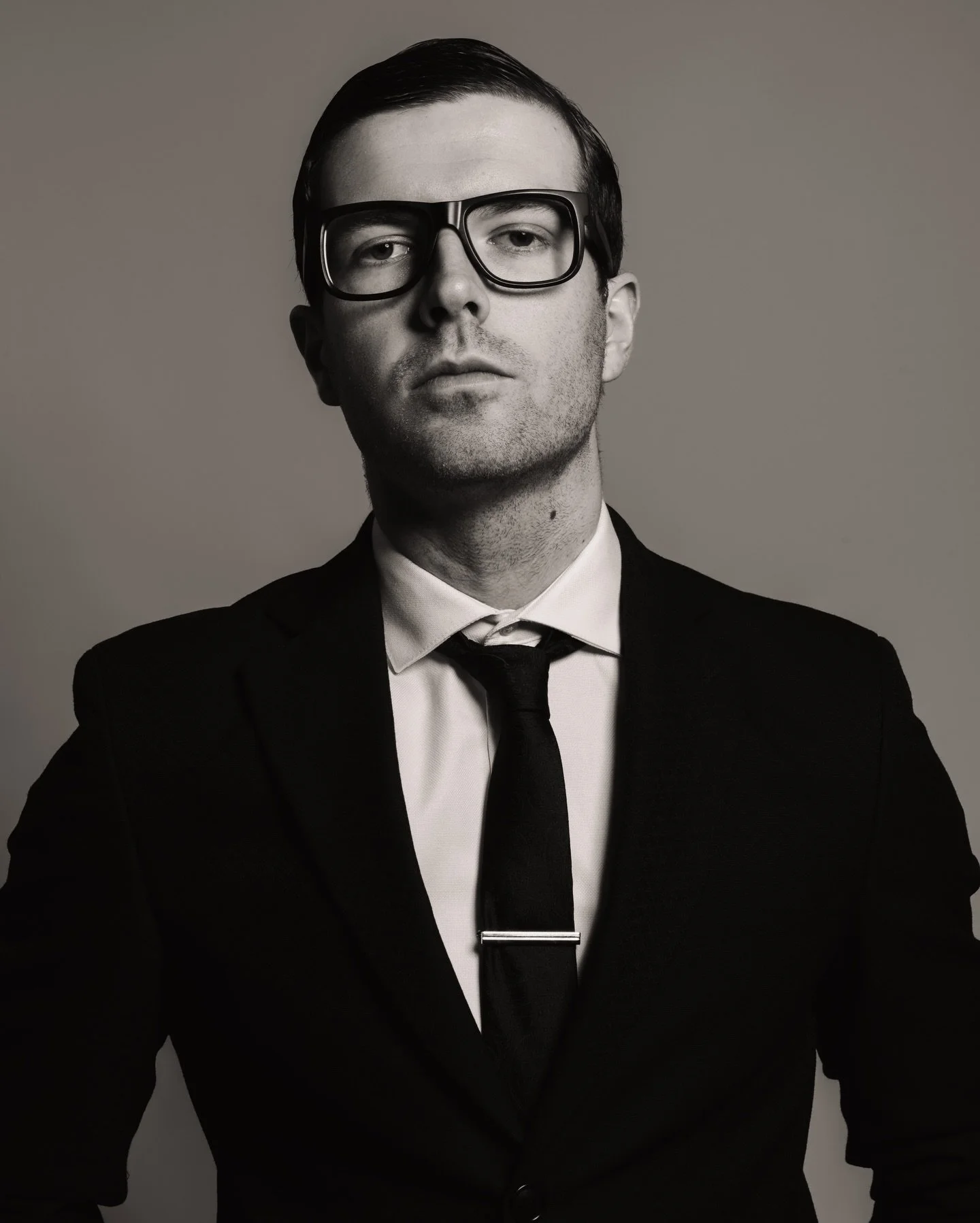 Inspiration @ysl ✨ Shoot Book Homme w/ @pierre__bct 
-
Photographer : @chapixtures 
Model : @pierre__bct 
-
Nouveau shooting fait pour le book de Pierre. Je lui ai demand&eacute; fr se raser, et on lui a fait une coupe plaqu&eacute; : chose qu&rsquo;