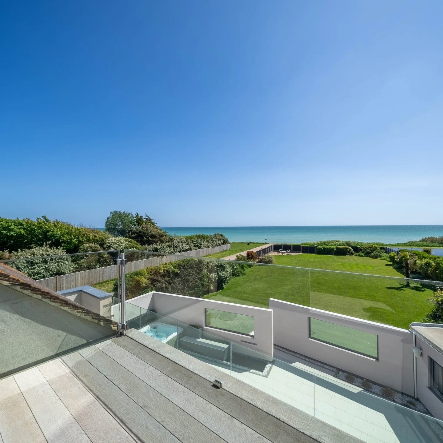 If you are searching for a family home with simply stunning sea views, then look no further. 
4 Bedrooms 3 Receptions 4 Bathrooms
Spectacular sea views l Beautiful high spec finish l Stunning first floor living area with very large terrace l Gym l Of