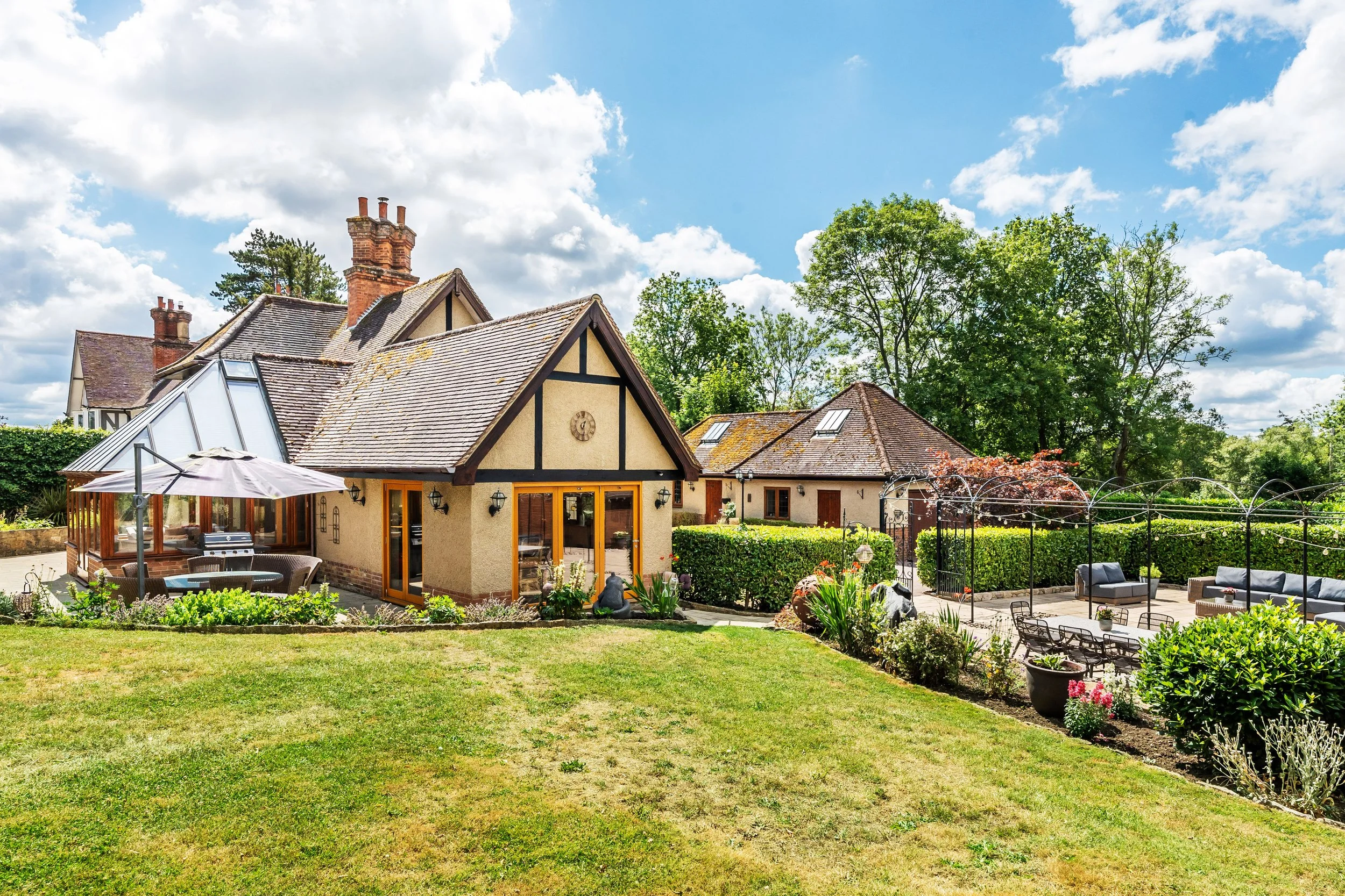 Leigh, 4 Bed + Annex, £2,000,000