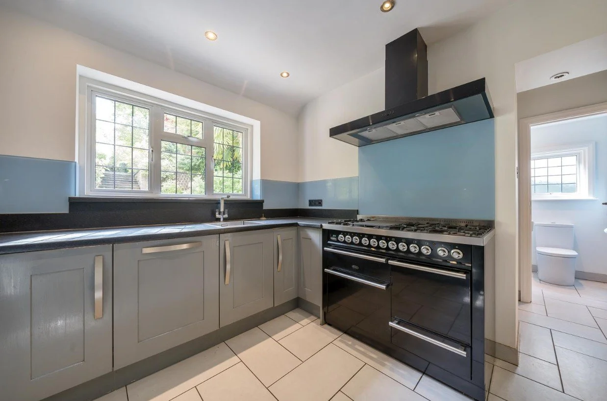 26 Holly Lane West 6.jpg