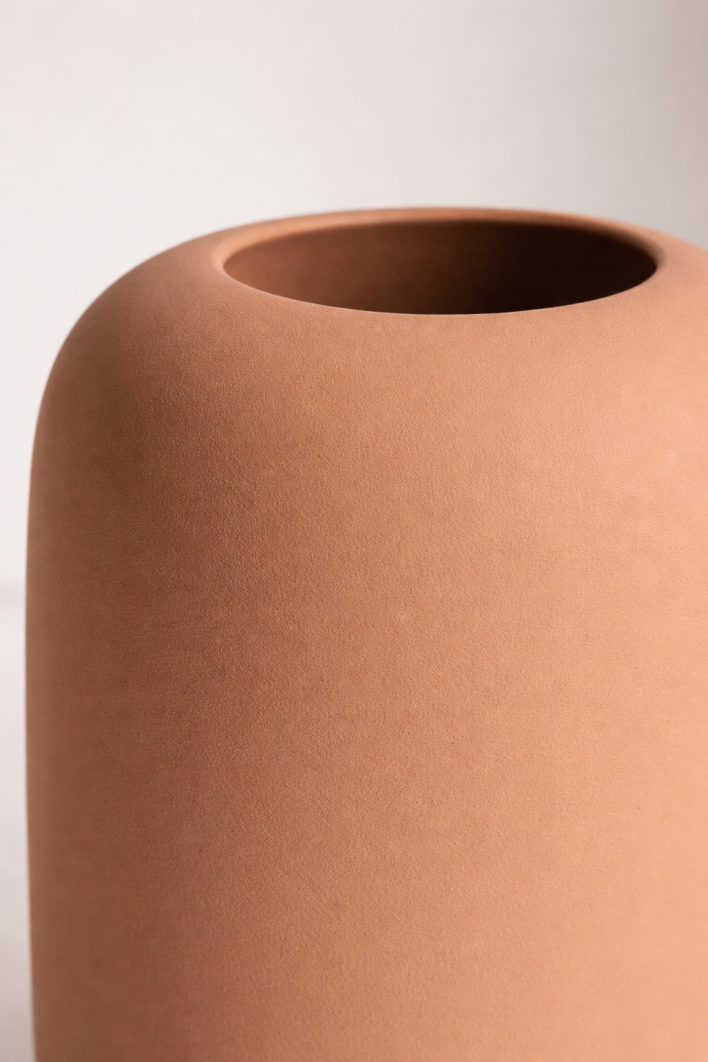 Vase Duna en céramique portugaise forme élancée texture mate