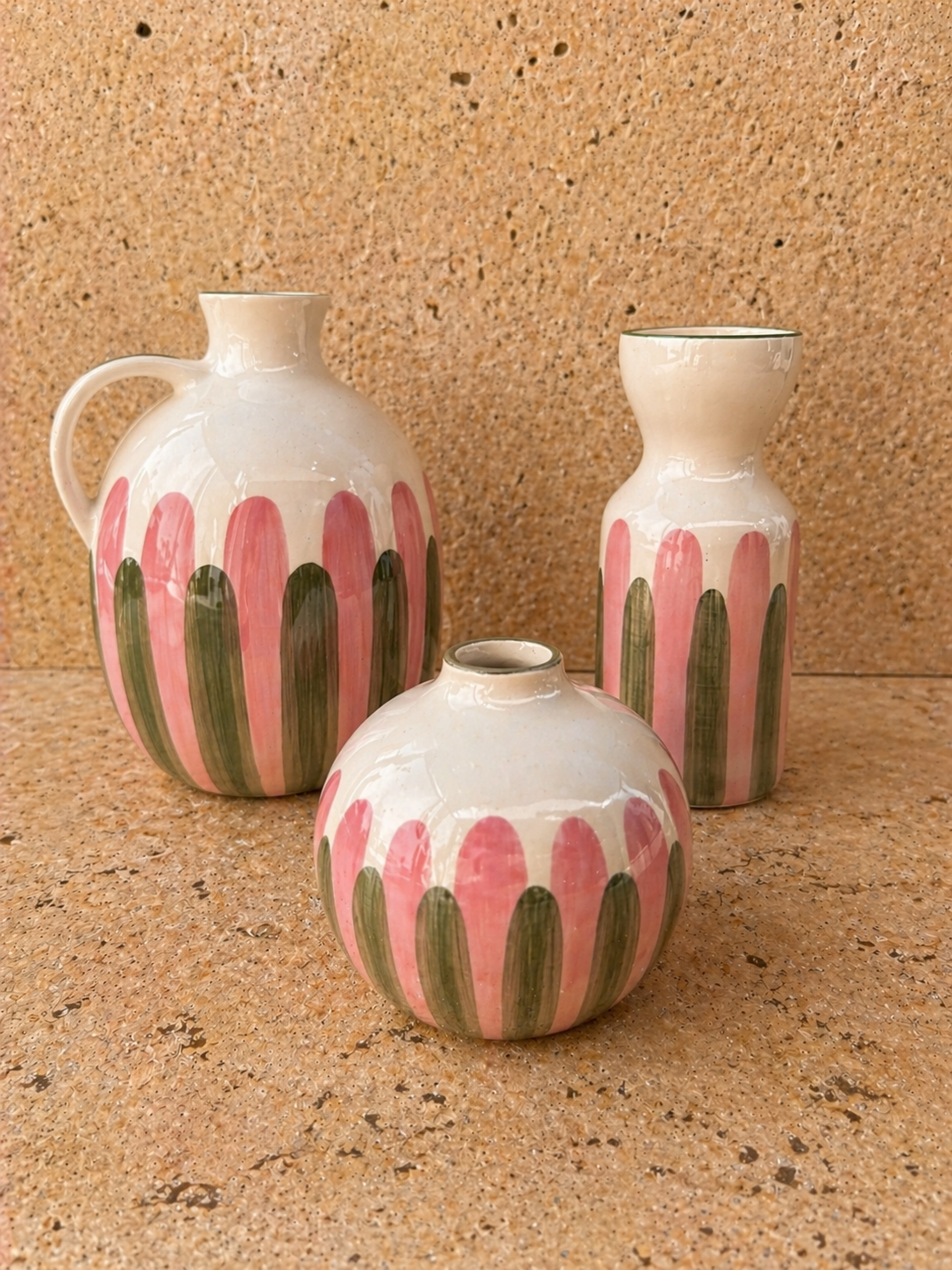 collection vase et pichet vert et rose rayé abiance estivale