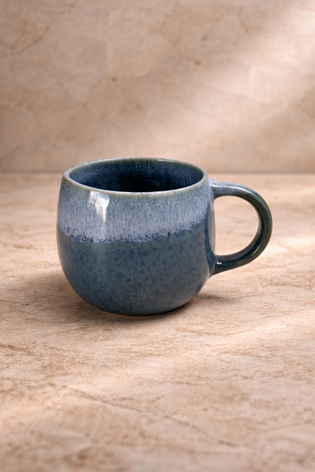 mug-ceramique-bleu-faitmain-artisanal.jpg