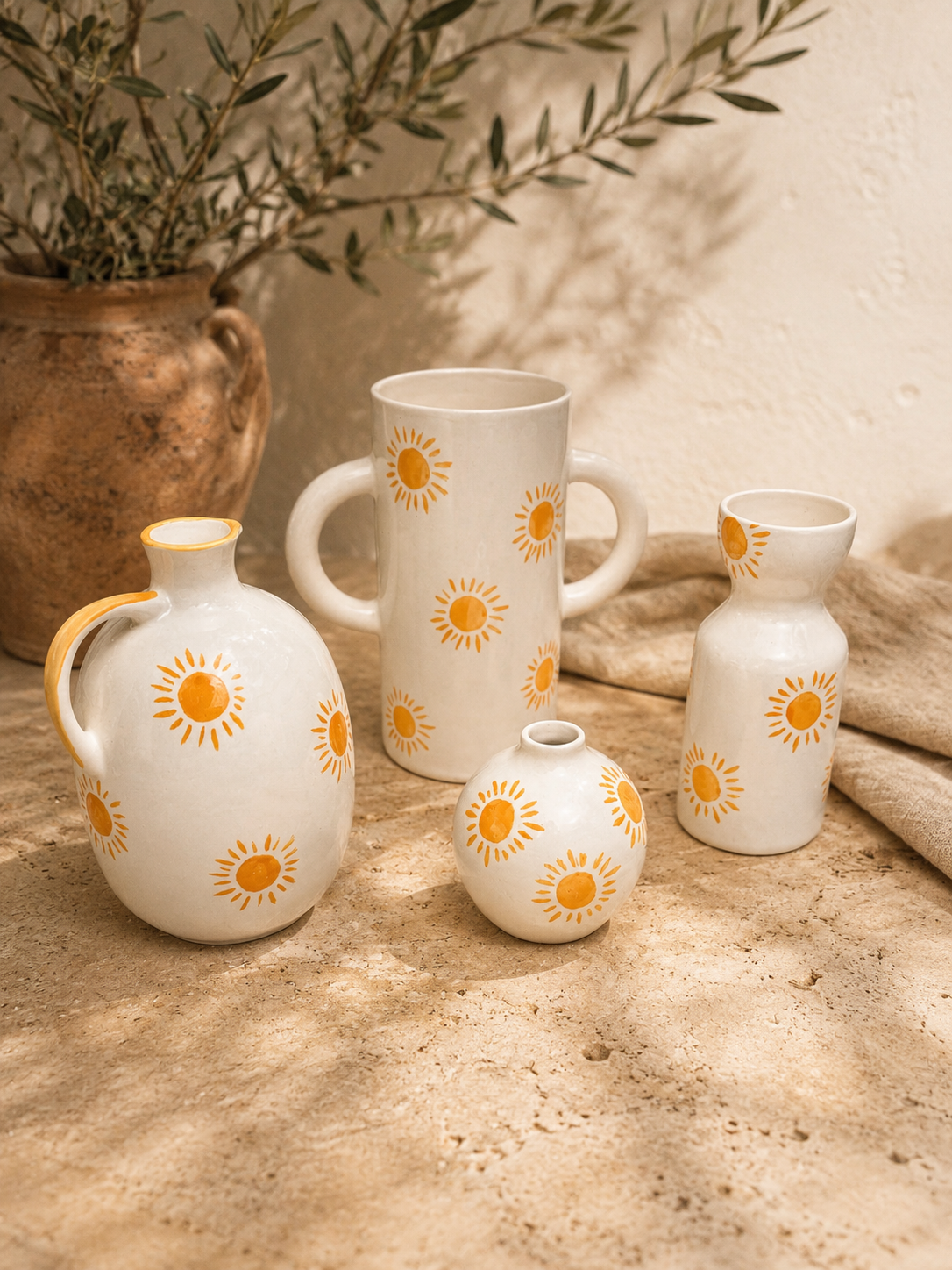 Collection Solea de vases artisanaux portugais aux motifs soleil