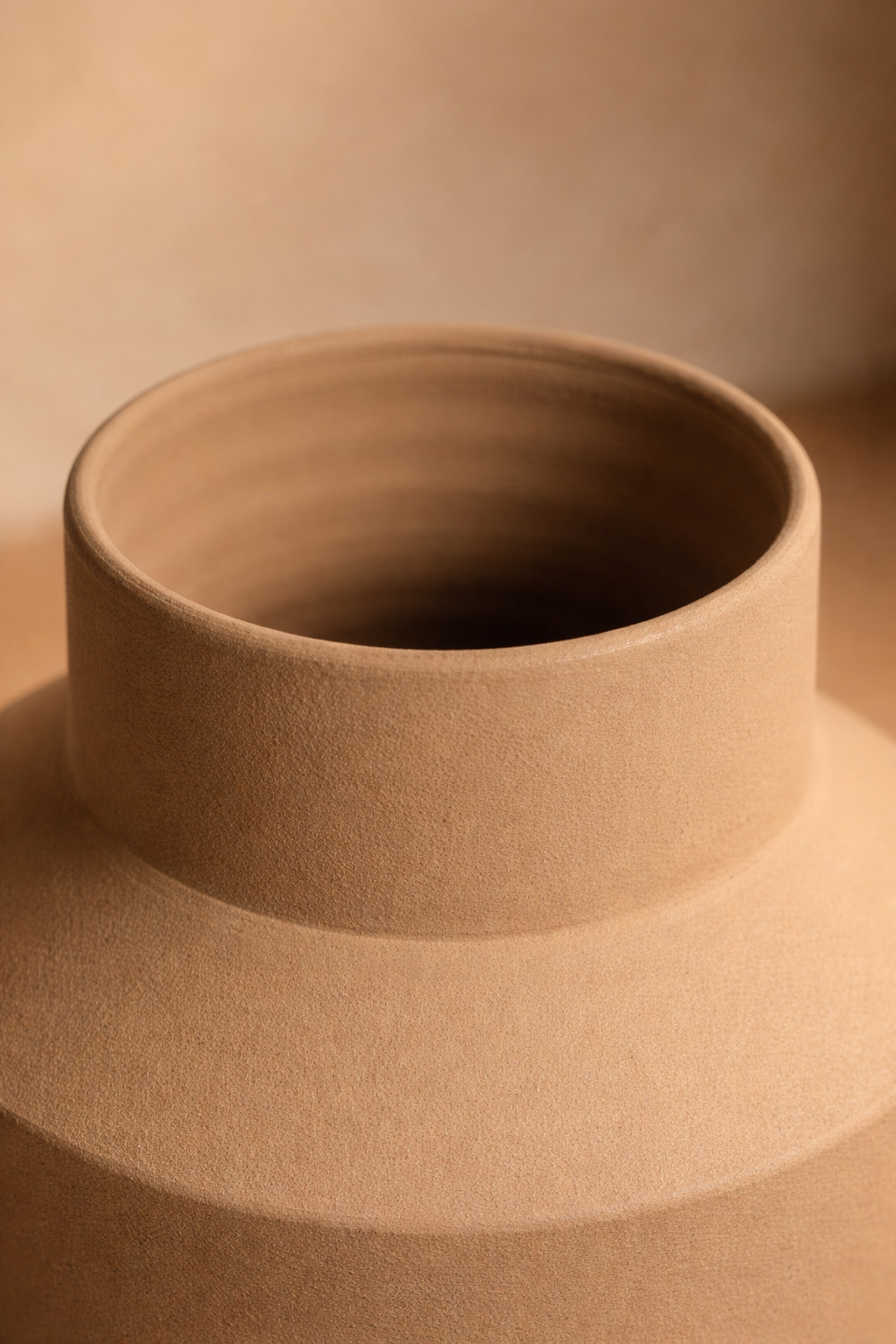 Vase Rocha en décoration intérieure ambiance élégante et naturelle