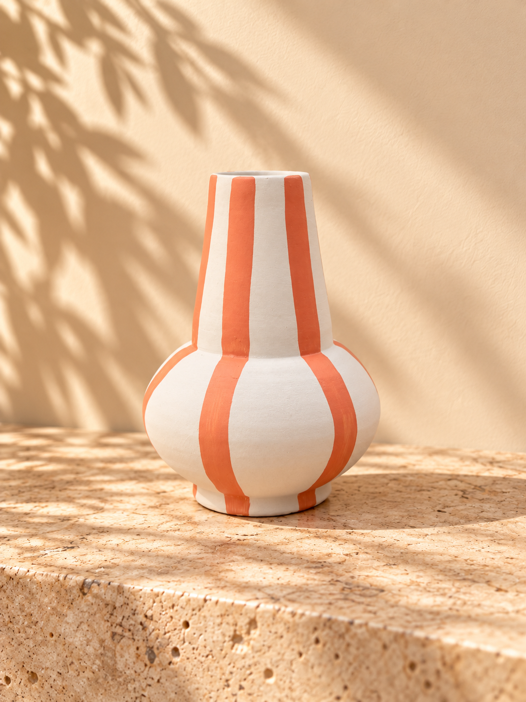 vase rayé rose.png