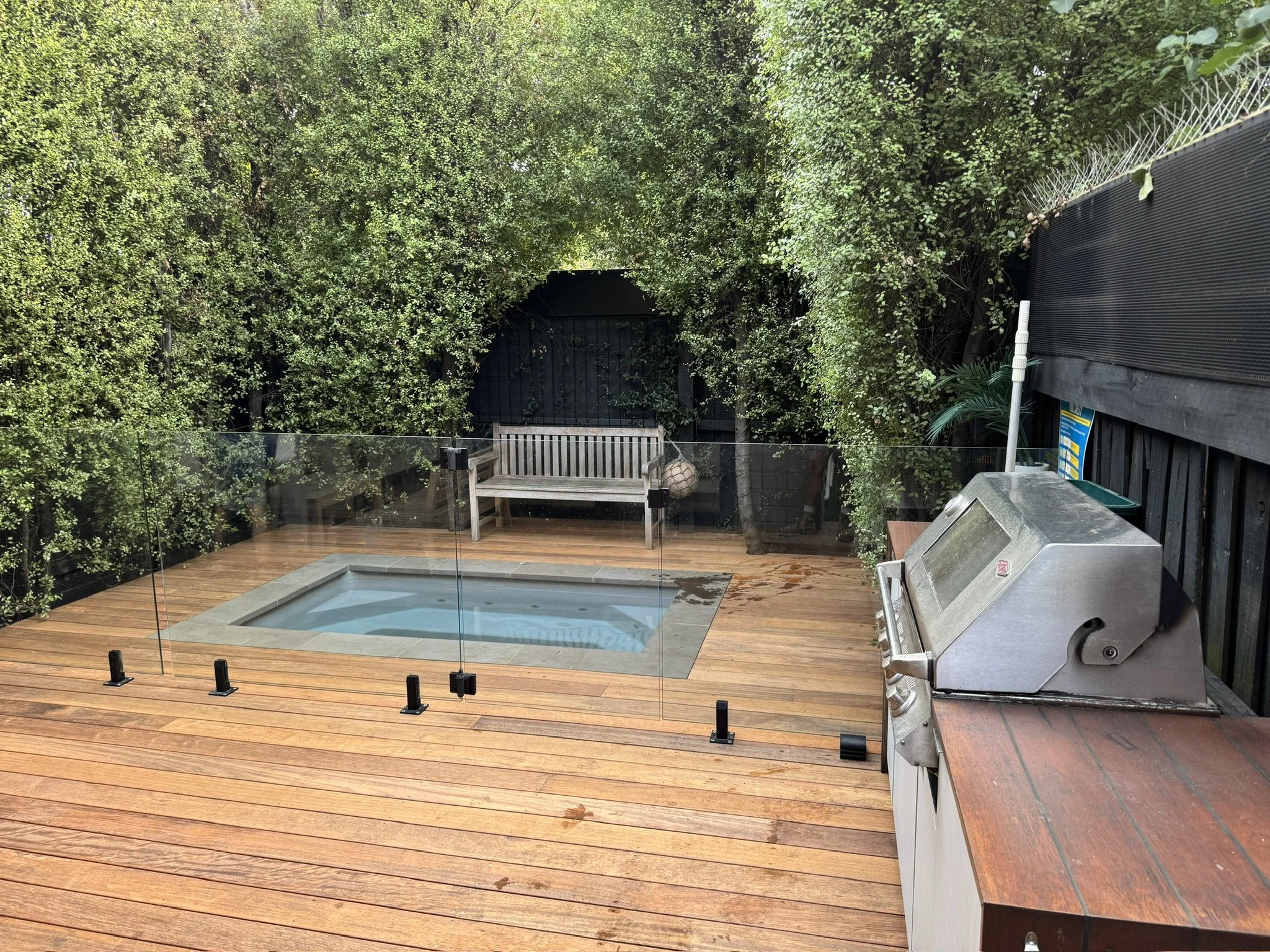 Oranssi project: wraparound deck