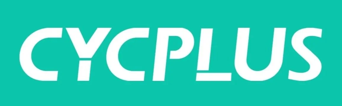 Logo con la scritta CYCLUS in stile moderno su sfondo verde acqua.