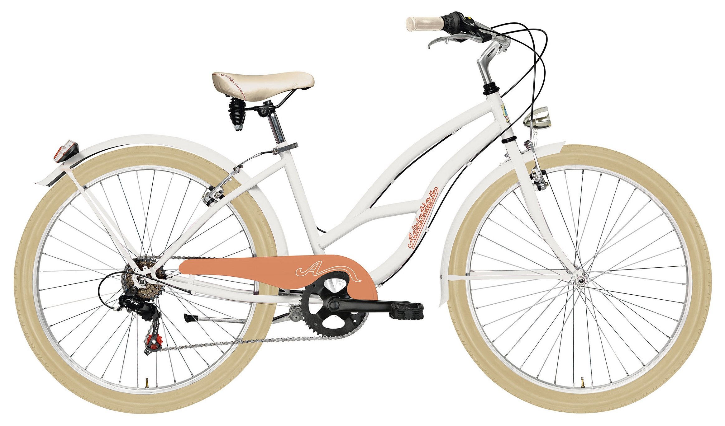 Una bicicletta bianca con gomme color crema, telaio con decorazioni e copertoni grandi, manubrio nero con accessori, sella beige e sistema di trasmissione a catena, progettata per divertimento e mobilità.