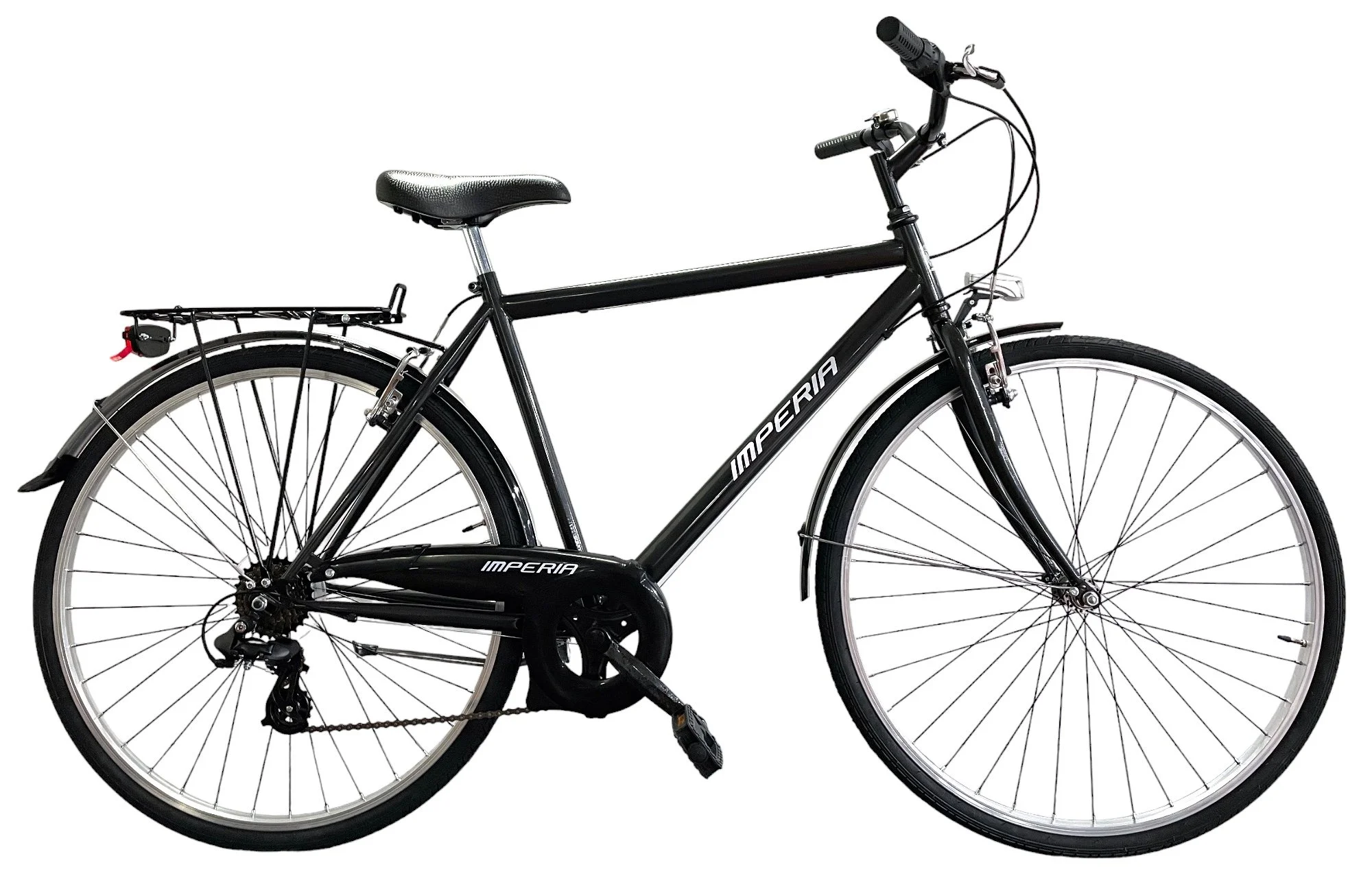 Bicicletta nera con telaio in metallo, sella e manubrio, marchio Imperial sulla cornice, dotata di parafanghi, portapacchi e freni a derapata.