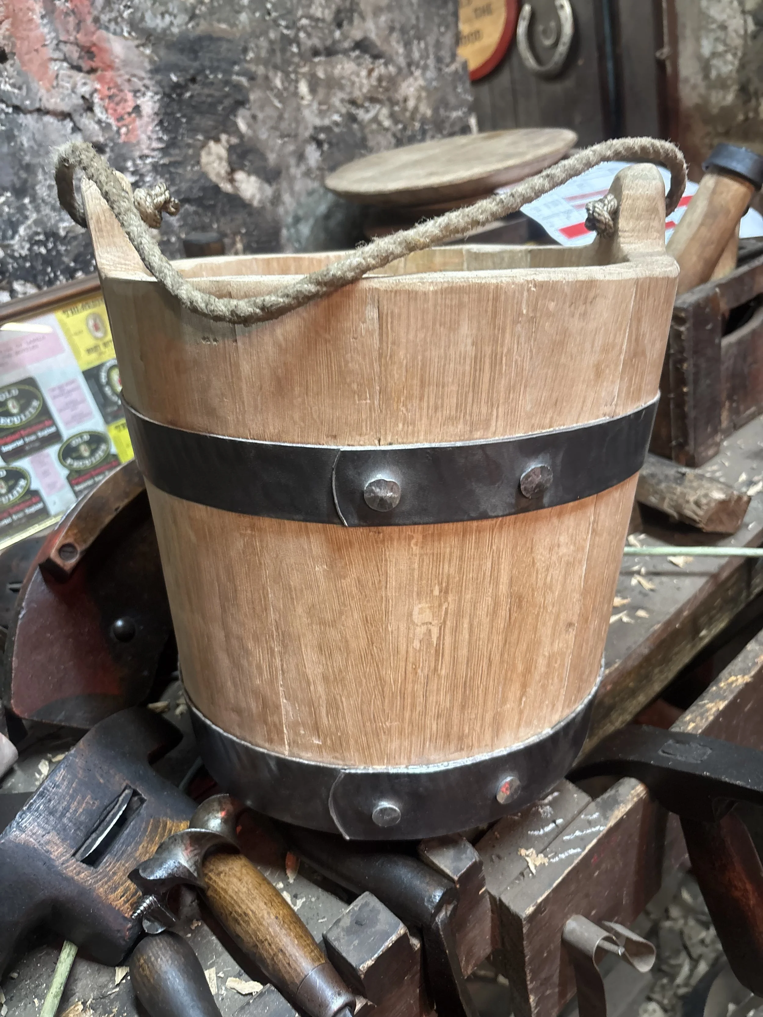No electric Oak bucket