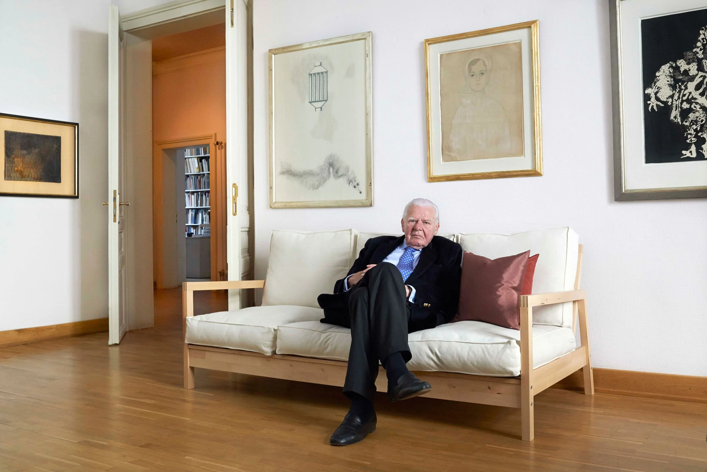 Ewald,  Kunsthändler 