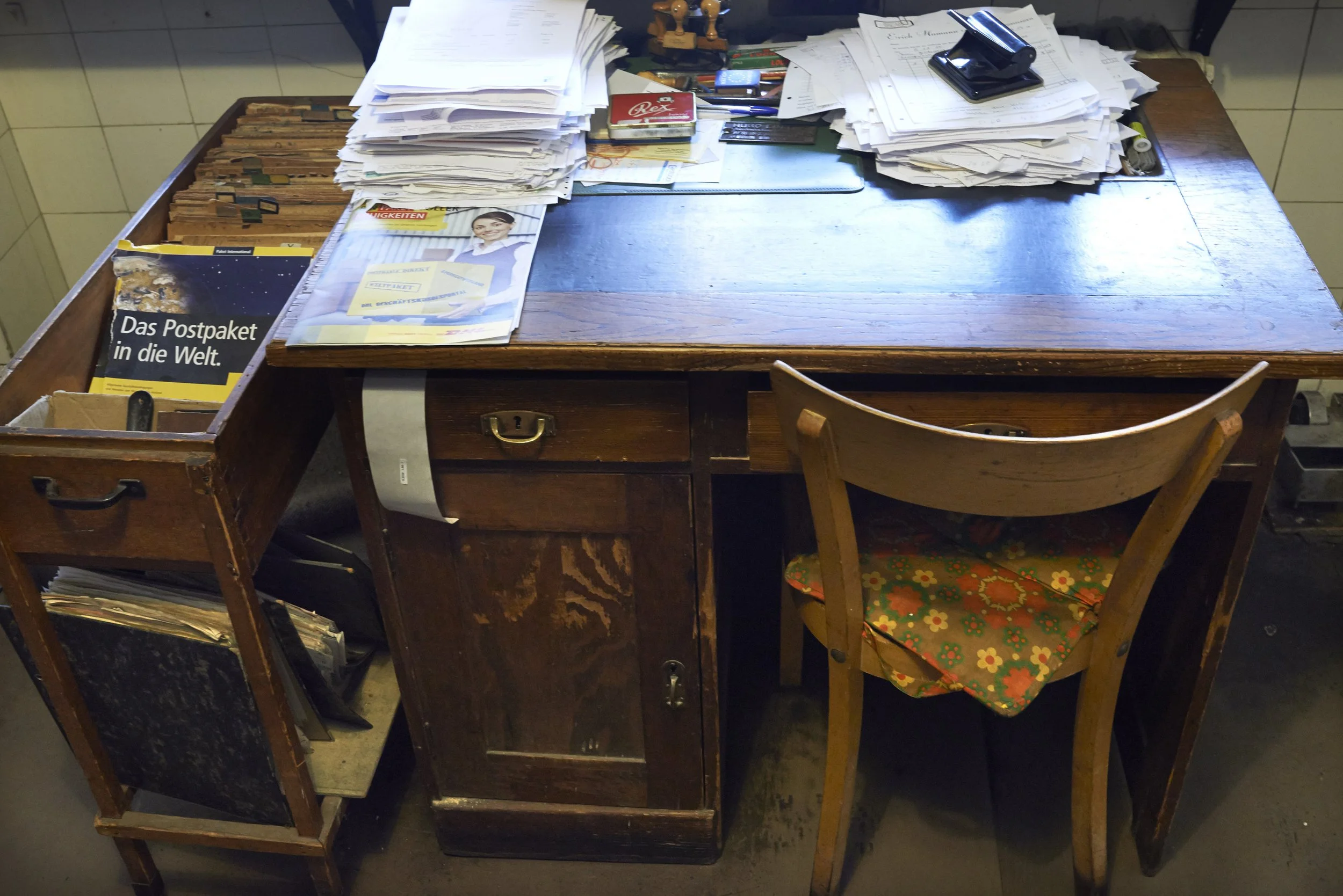 Ein Büro, hier die Poststelle 