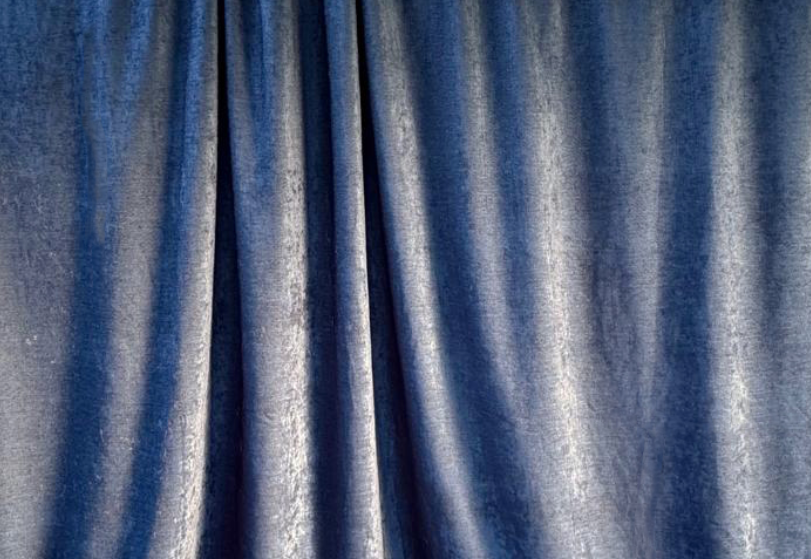 Plavi zastor kao photo booth backdrop — The Vibe™