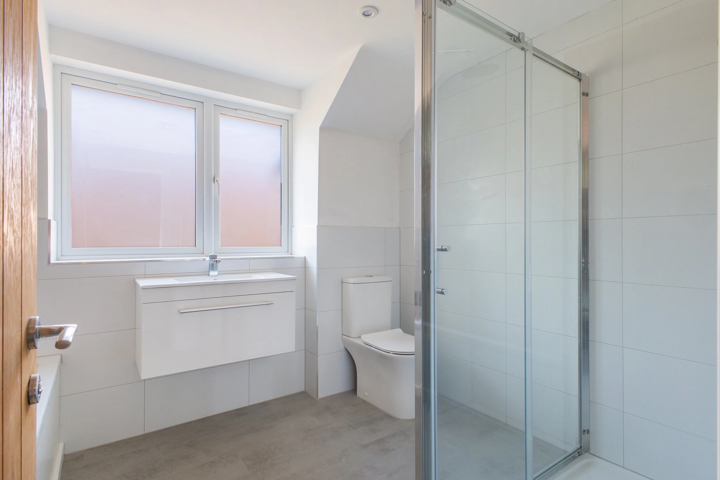 manor-road-sherborne-property-bathroom.jpg