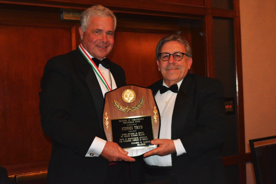 Stephen P. Tocco, recipient of the Consultant-Chief Executive Award, and Pirandello Lyceum President Rosario Cascio.