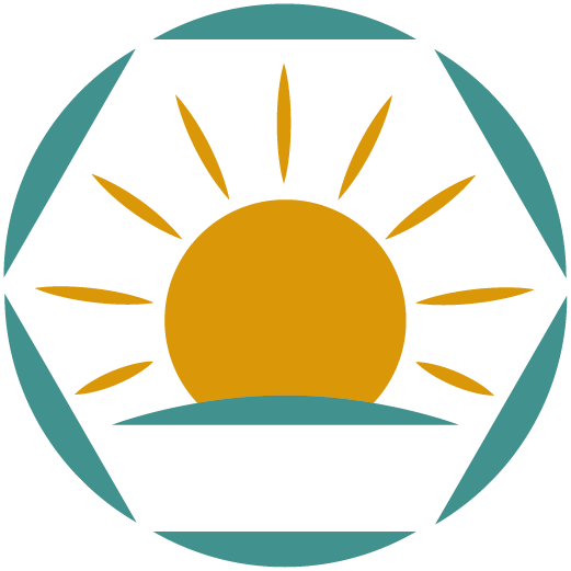 Ein stilisiertes Sonnenlogo mit Sonnenstrahlen, ein Kreis und Wellenlinien, in den Farben Gelb und Blau-Grün.