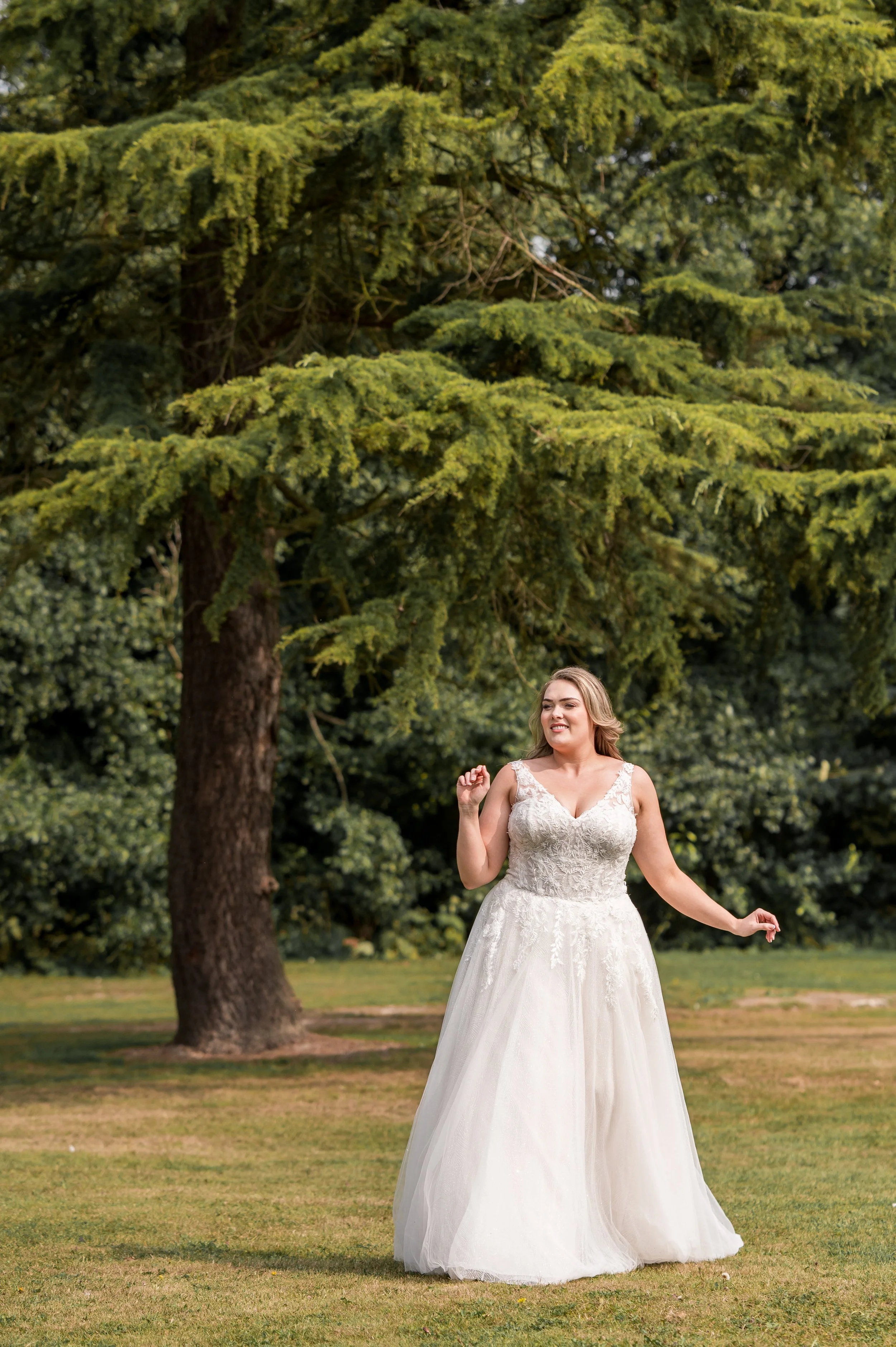 PH8259-PHEONIX-GOWNS-POPPY-CURVE-LACE-AND-SPARKLE-A-LINE-SLEEVE-WEDDING-DRESS-AT-EDEN-BRIDAL-BELFAST-3.jpg