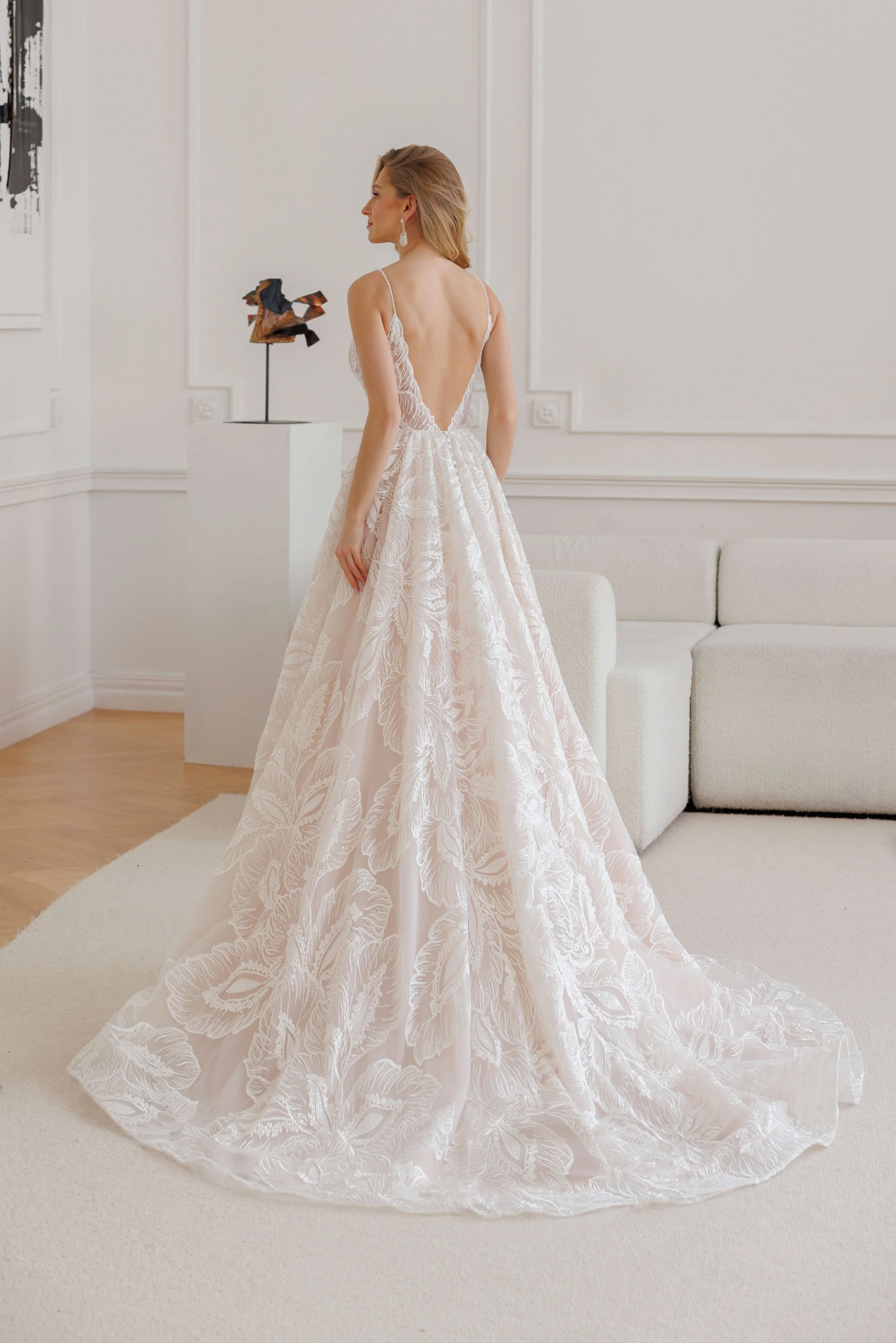 JARICE-ALOMA-BOHO-LACE-A-LINE-WEDDING-DRESS-AT-EDEN-BRIDAL-BELFAST-3.jpg