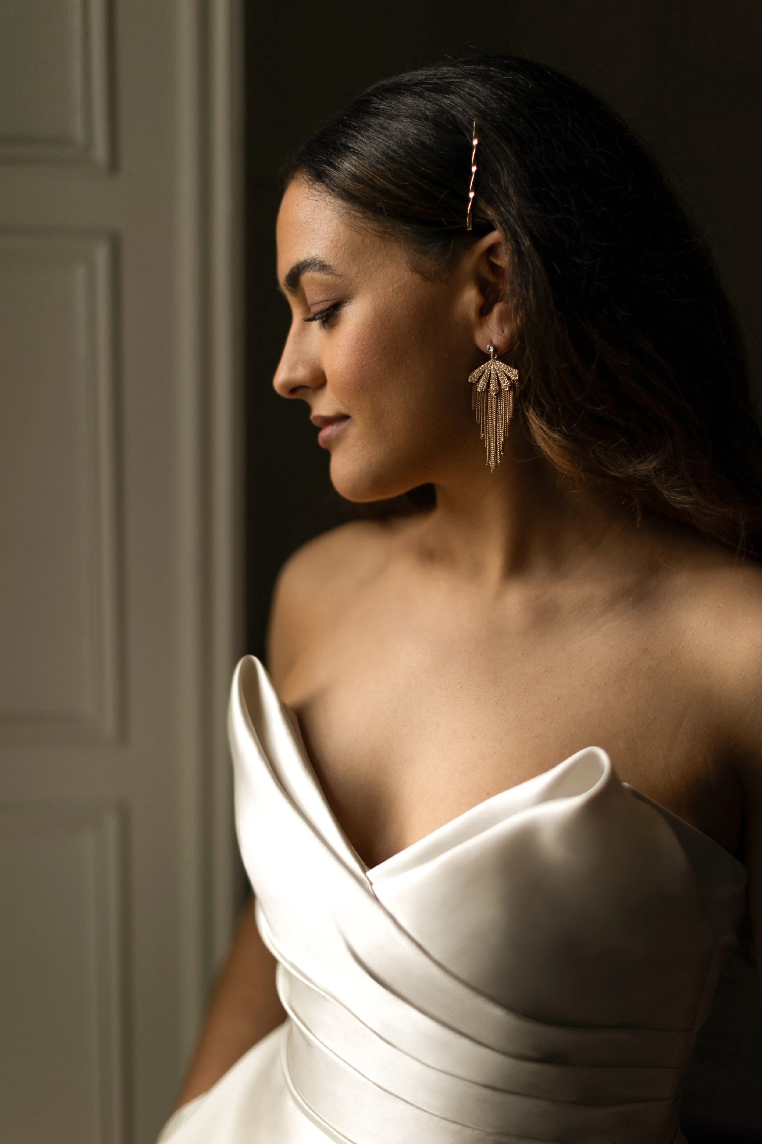 rosabella-by-nicky-flynn-true-bride-satin-ballgown-cats-eye-bodice-at-eden-bridal-belfast-1 (2).jpg