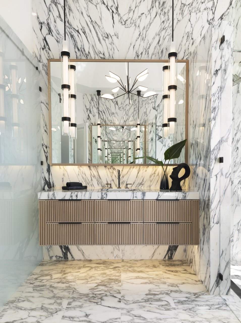 writers-repose-primary-bath-floating-vanity-backlit-mirrors-modern-pendants-gloria-black-design-©45.jpeg