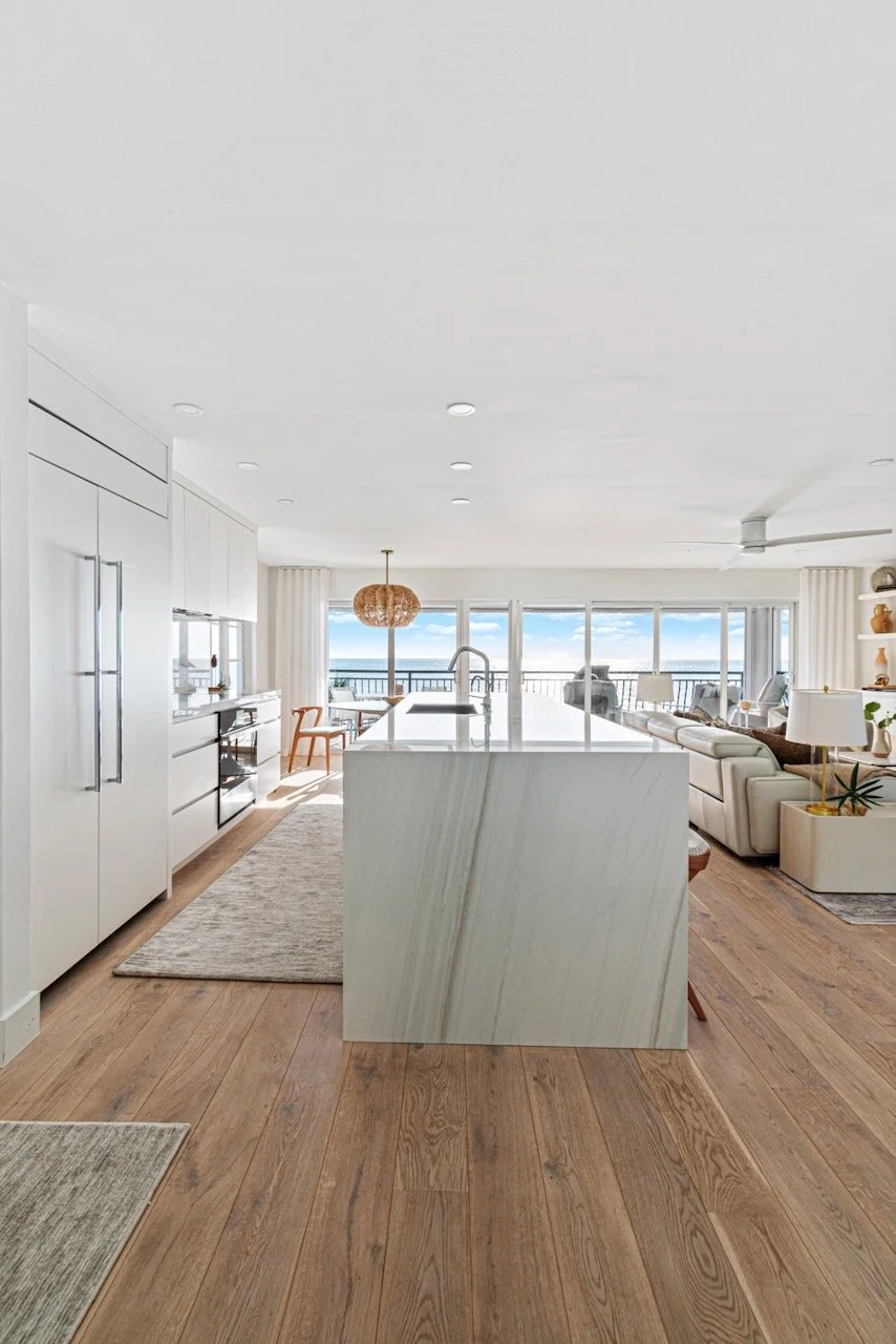 gulfshore-getaway-open-plan-kitchen-living-ocean-view-gloria-black-design.jpeg