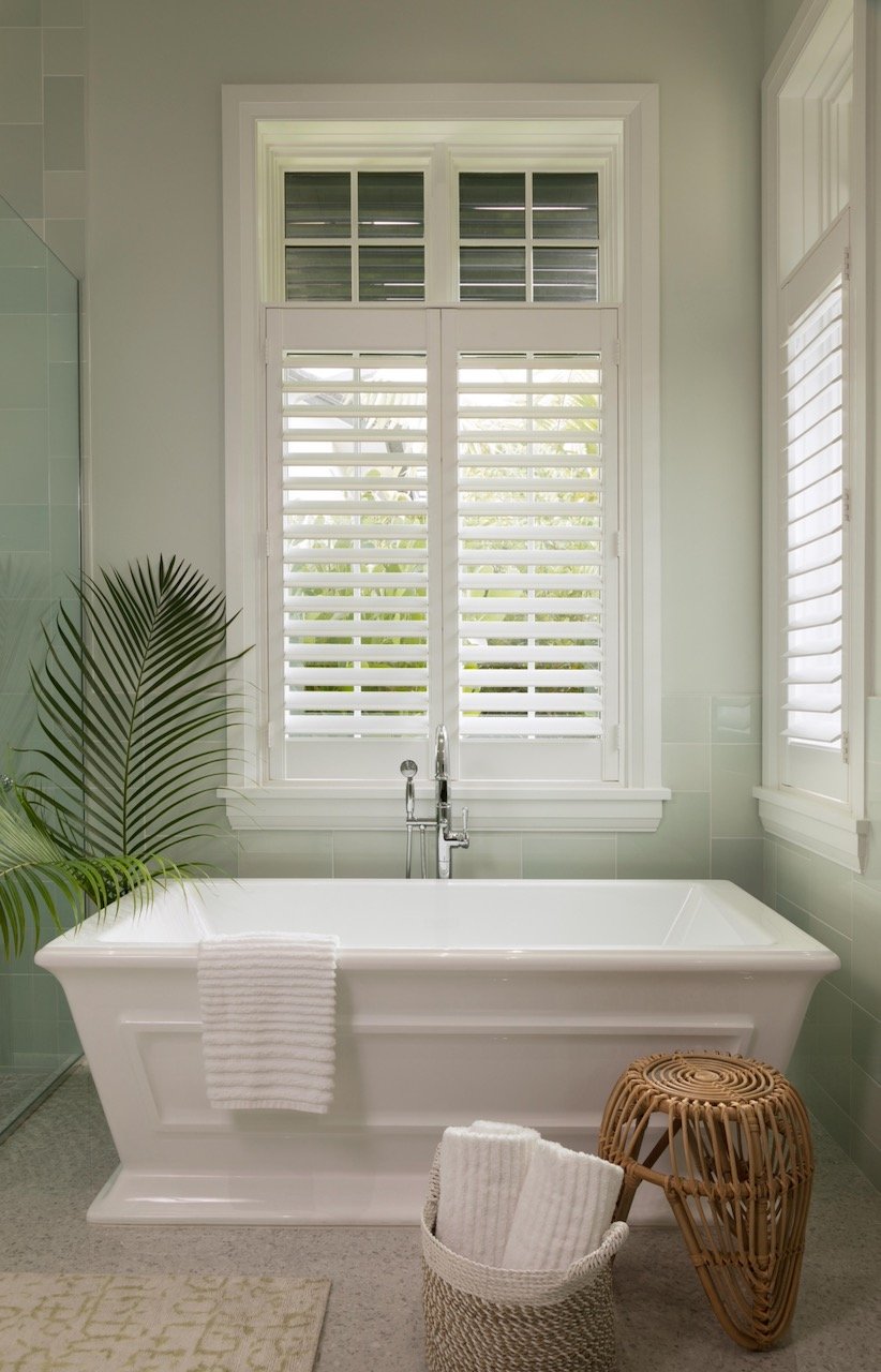 new-england-charmer-bathroom-soaking-tub-plantation-shutters-biophilic-gloria-black-design-©18.jpeg