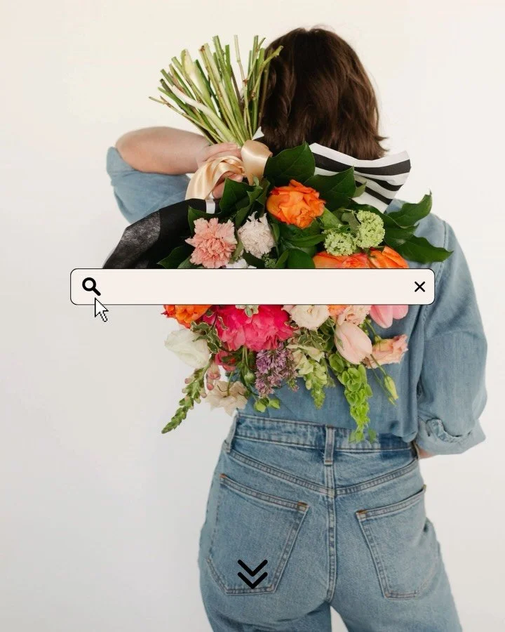 Who deserves flowers today? 

🙋🏼&zwj;♀️

🌸Shop daily flowers, Link in bio🌺

Branding: @abcd_2010 
Photography: @stephanieparsley 
World&rsquo;s Sexiest Truck: @_era.collective_ 

#denverflorist #coloradoflorist